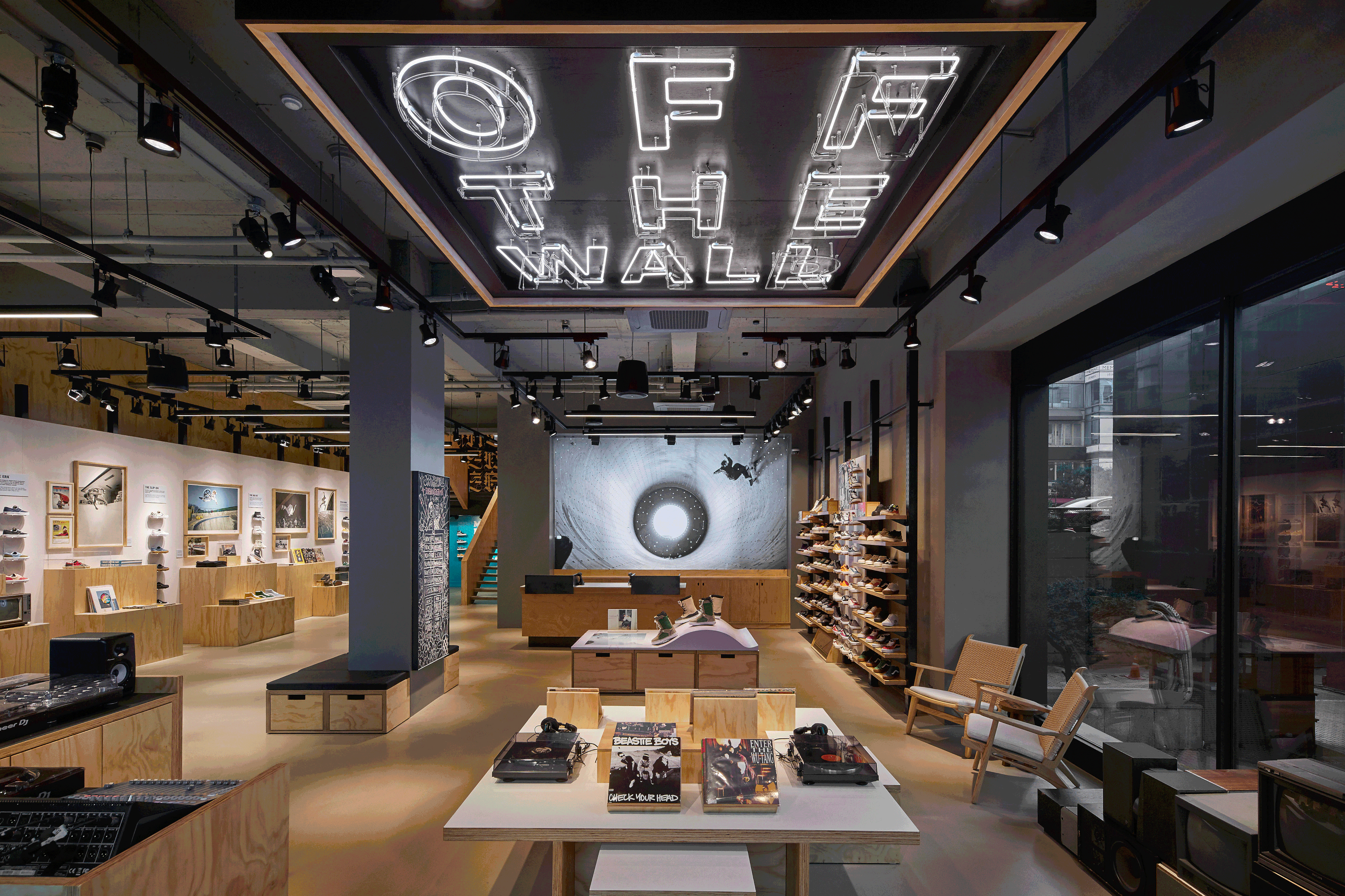 The OFF THE WALL/ON THE AIR sign in Seoul illuminated "ON THE AIR" during pirate radio broadcasts