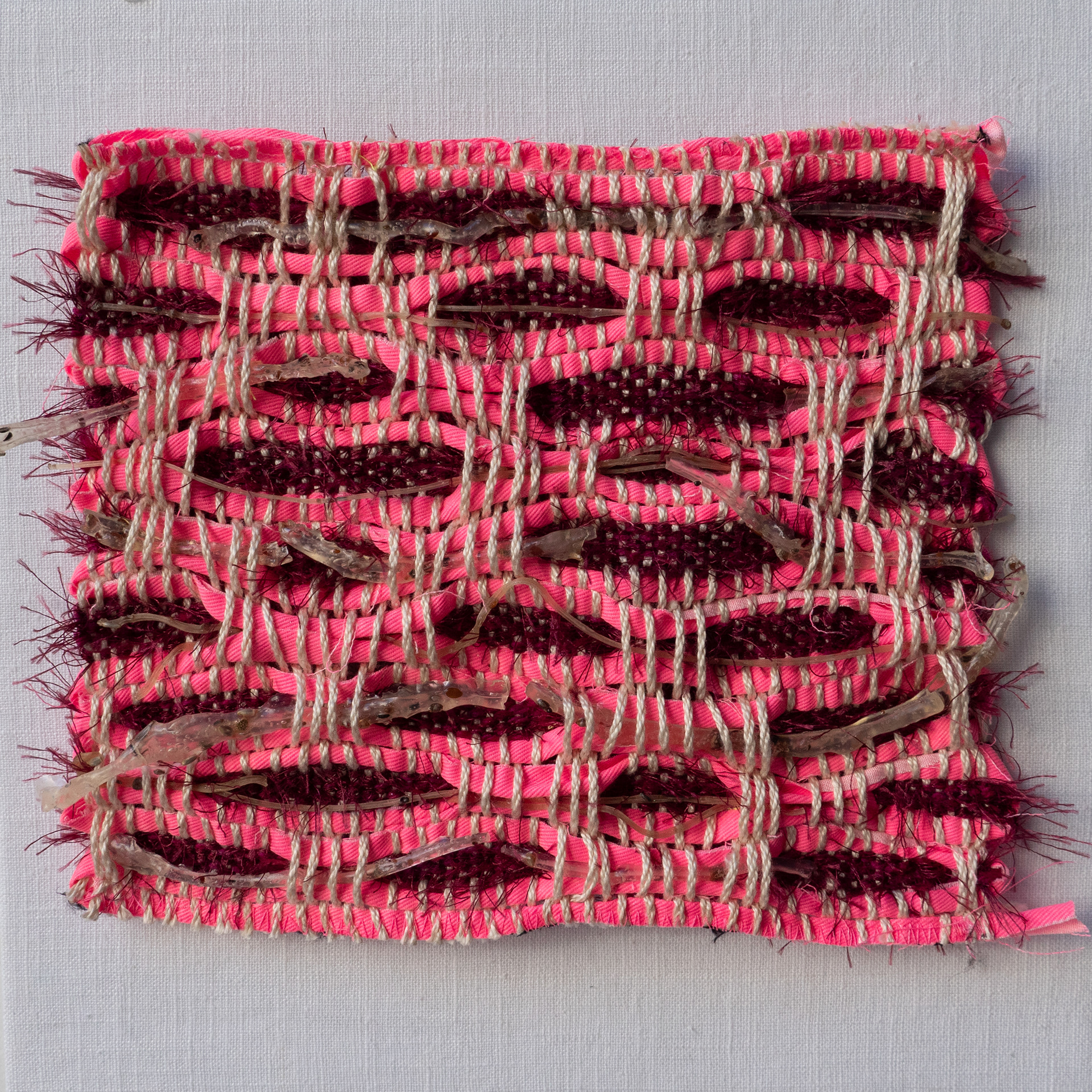 honeycomb with bioplastic pieces and recycled denim weft