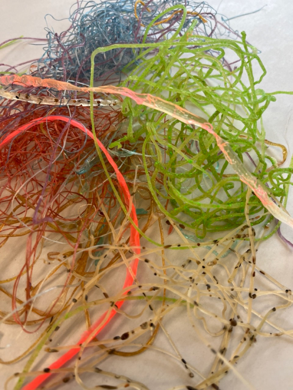 gelatin and sodium alginate bioplastic yarn variations