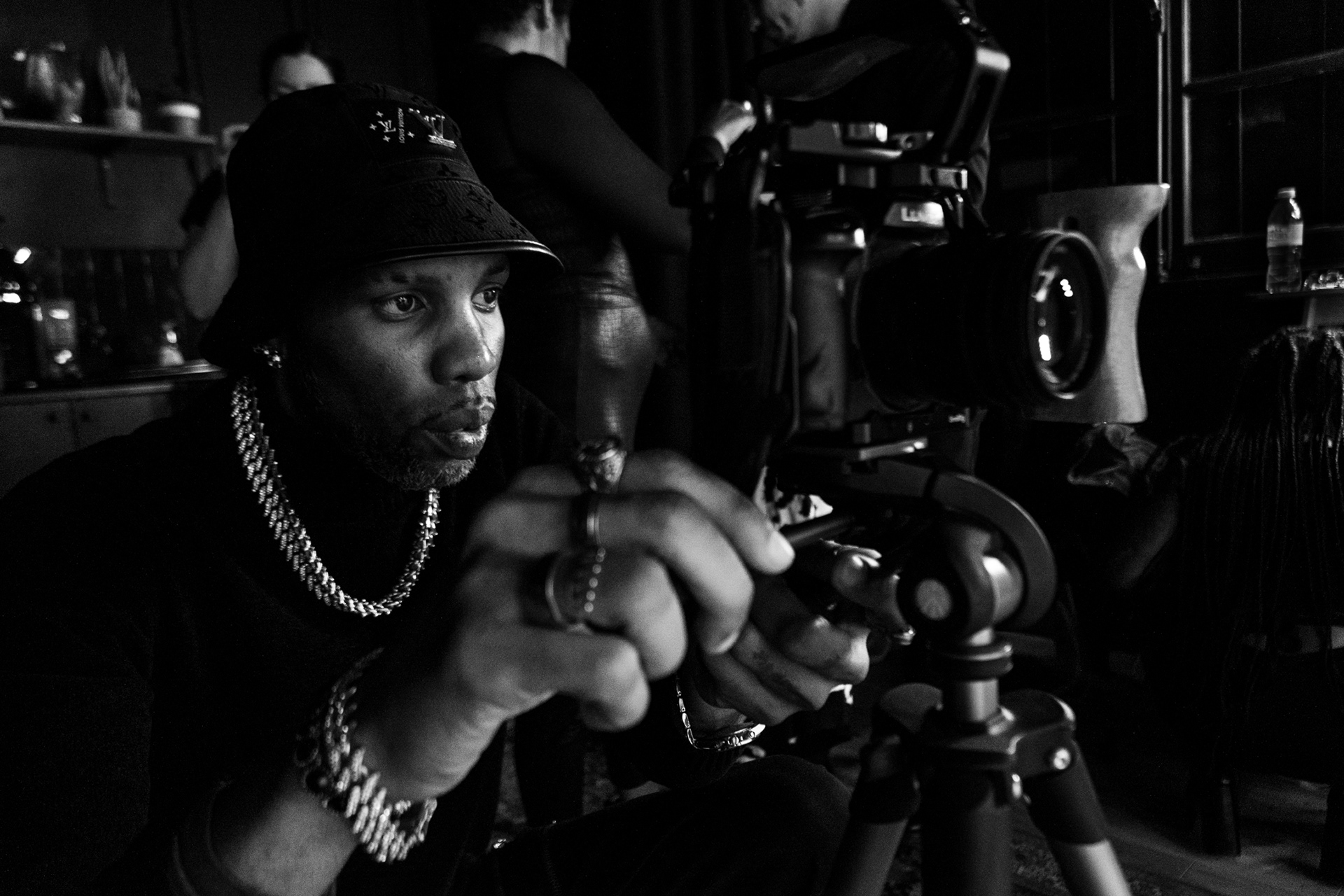 "Leizart" production studio, 20th arrondissement, Paris. October 19th, 2025. Captn'kurt, rapper and producer of the collective on the set during the preparation of a videoclip. 