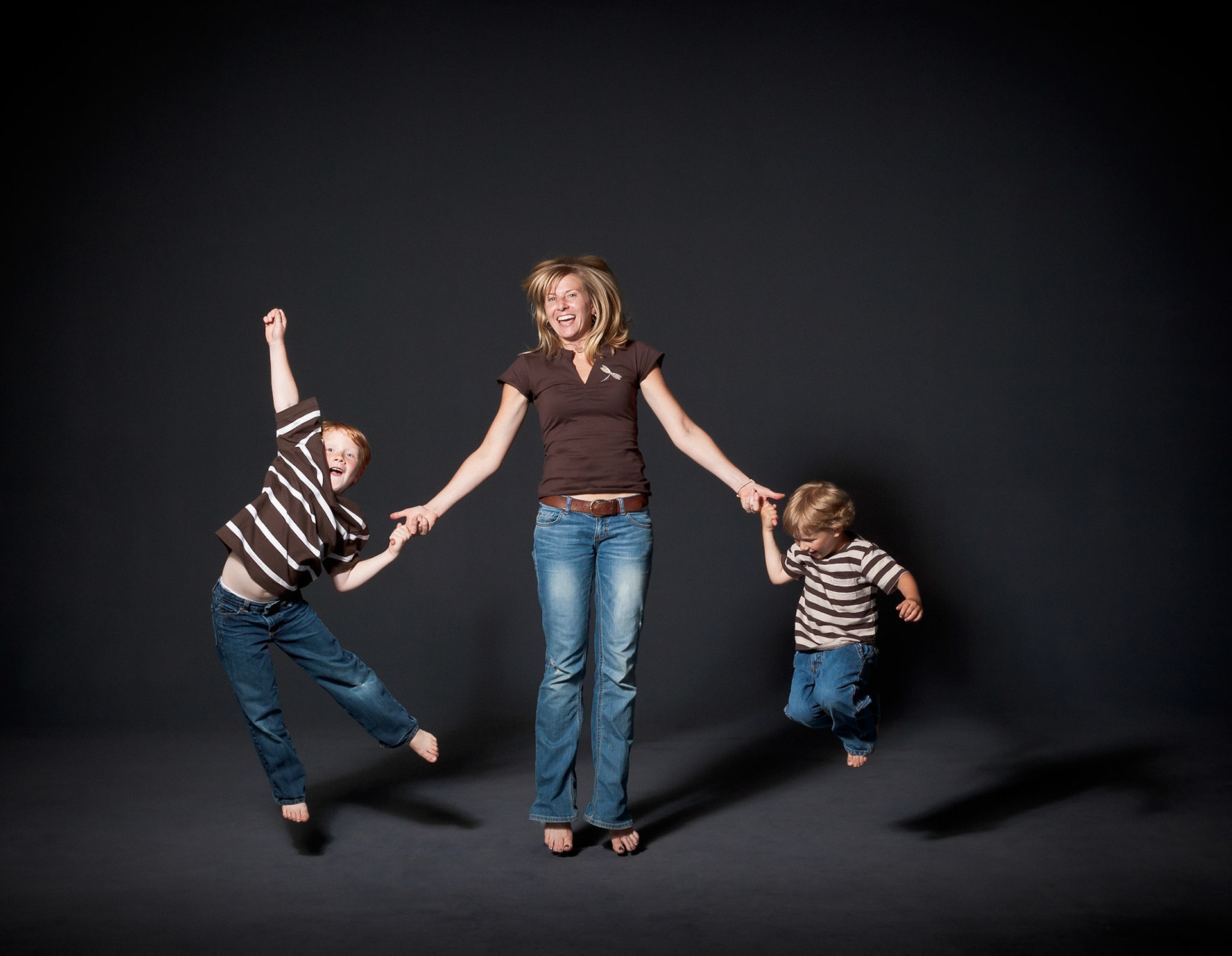 GInger Haired Family Jumps!
