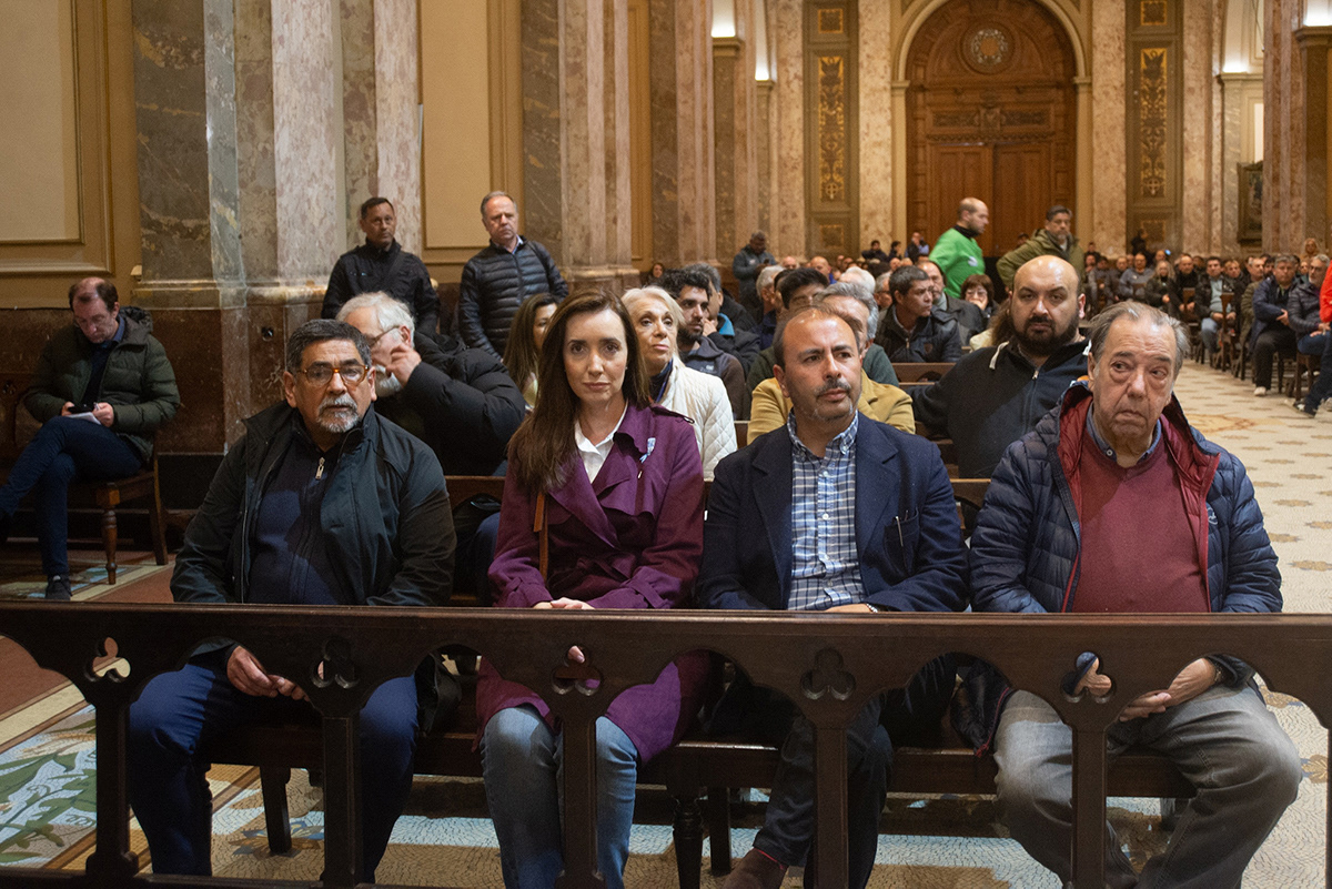 La diputada nacional y candidata a vicepresidente por la Libertad Avanza, Victoria Villaruel, participa de la misa en homenaje al dirigentes sindical Jose I. Rucci en la Catedral Metropolitana de la Ciudad de Buenos Aires, Argentina el 25 de Septiembre de 2023. Foto: Max Lopez Musacchio/ aRGra Escuela 2023