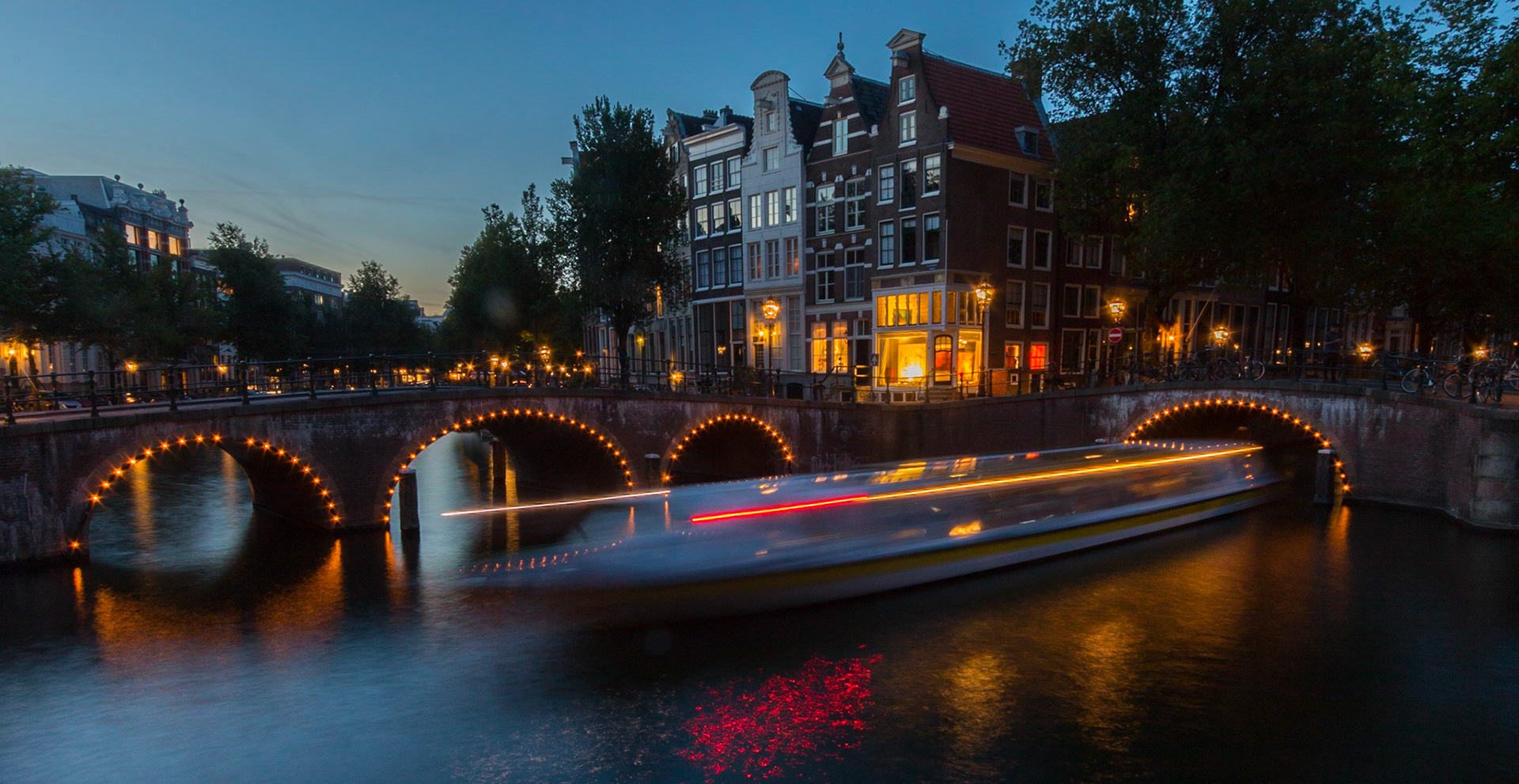 Sightseeing boat on Amsterdam Canal, Netherlands (2018)