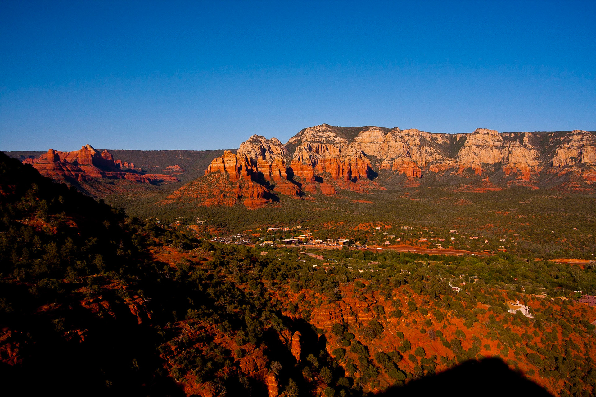 From Sedona Airport Rd, lower overlook