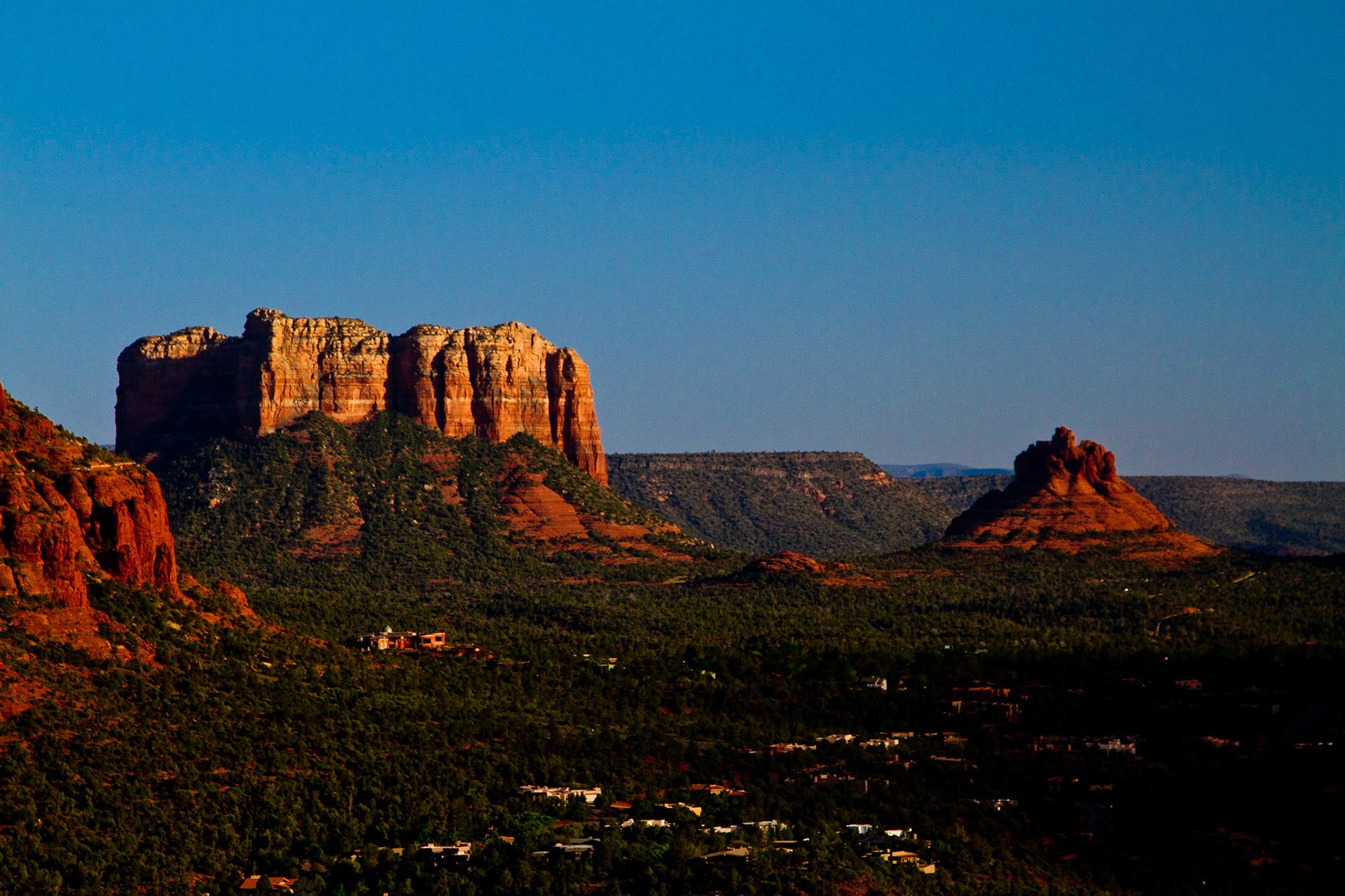 From Sedona Airport Rd, lower overlook