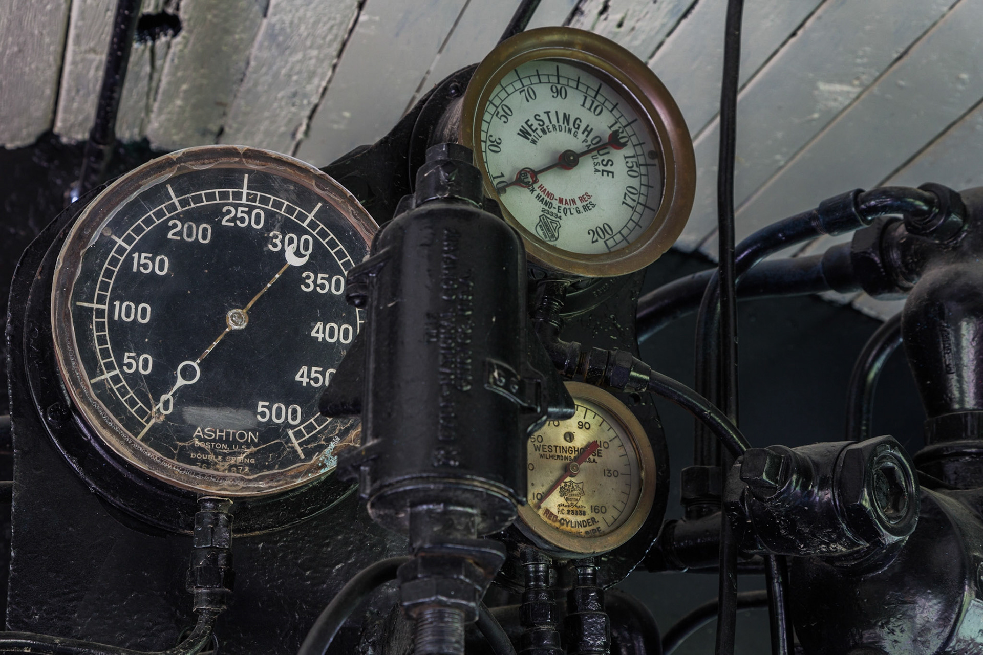 Gauges  on 1909 Baldwin  4-6-0 engine #9, Laws Museum, Bishop, CA (2016)