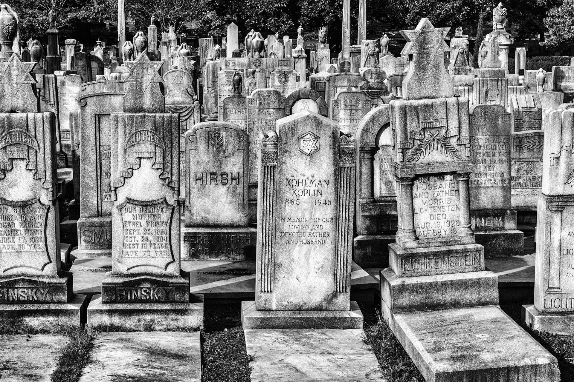 Historic Oakland Cemetery in Atlanta, GA.