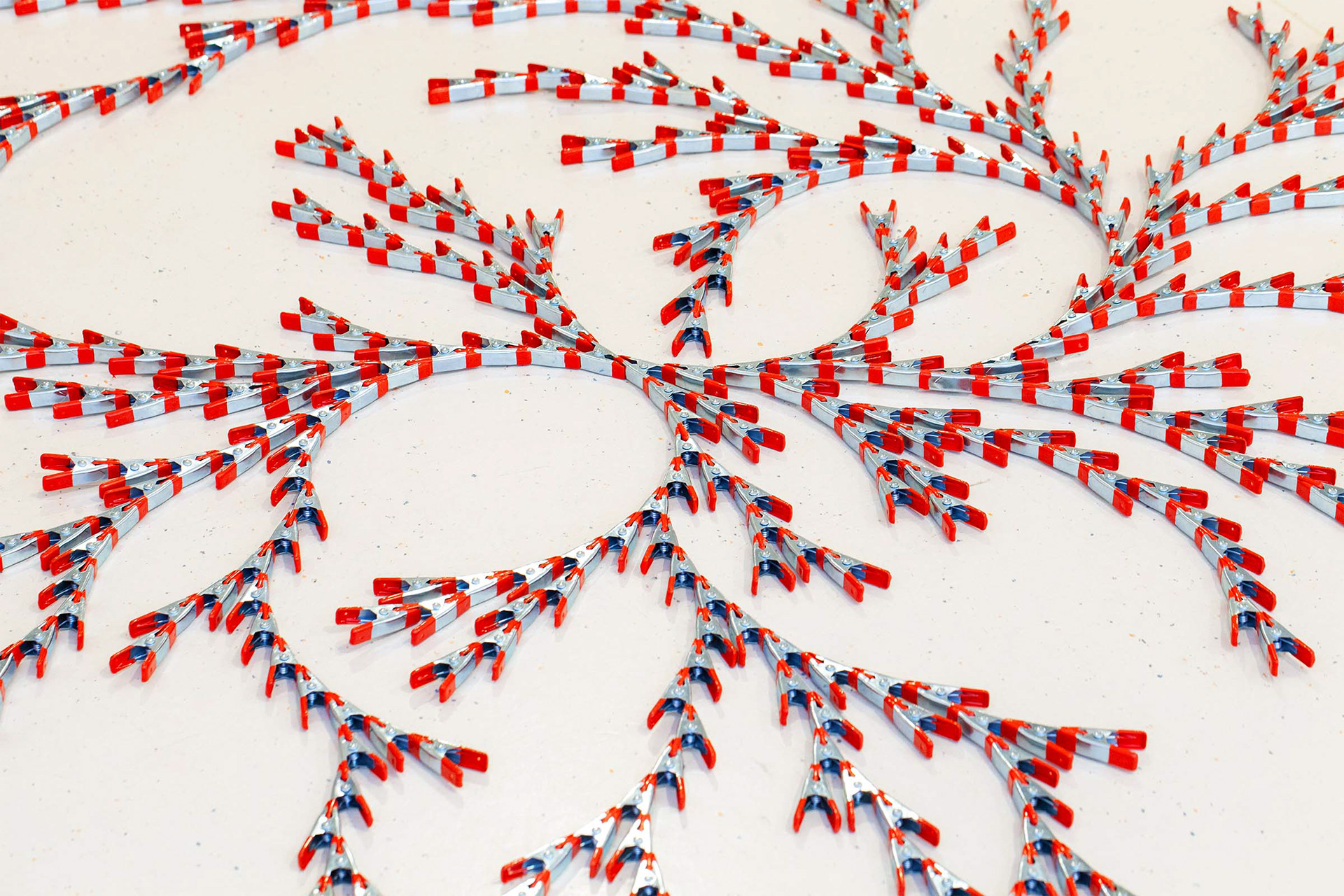 Installation von Kristin Lohmann in einer Ausstellung