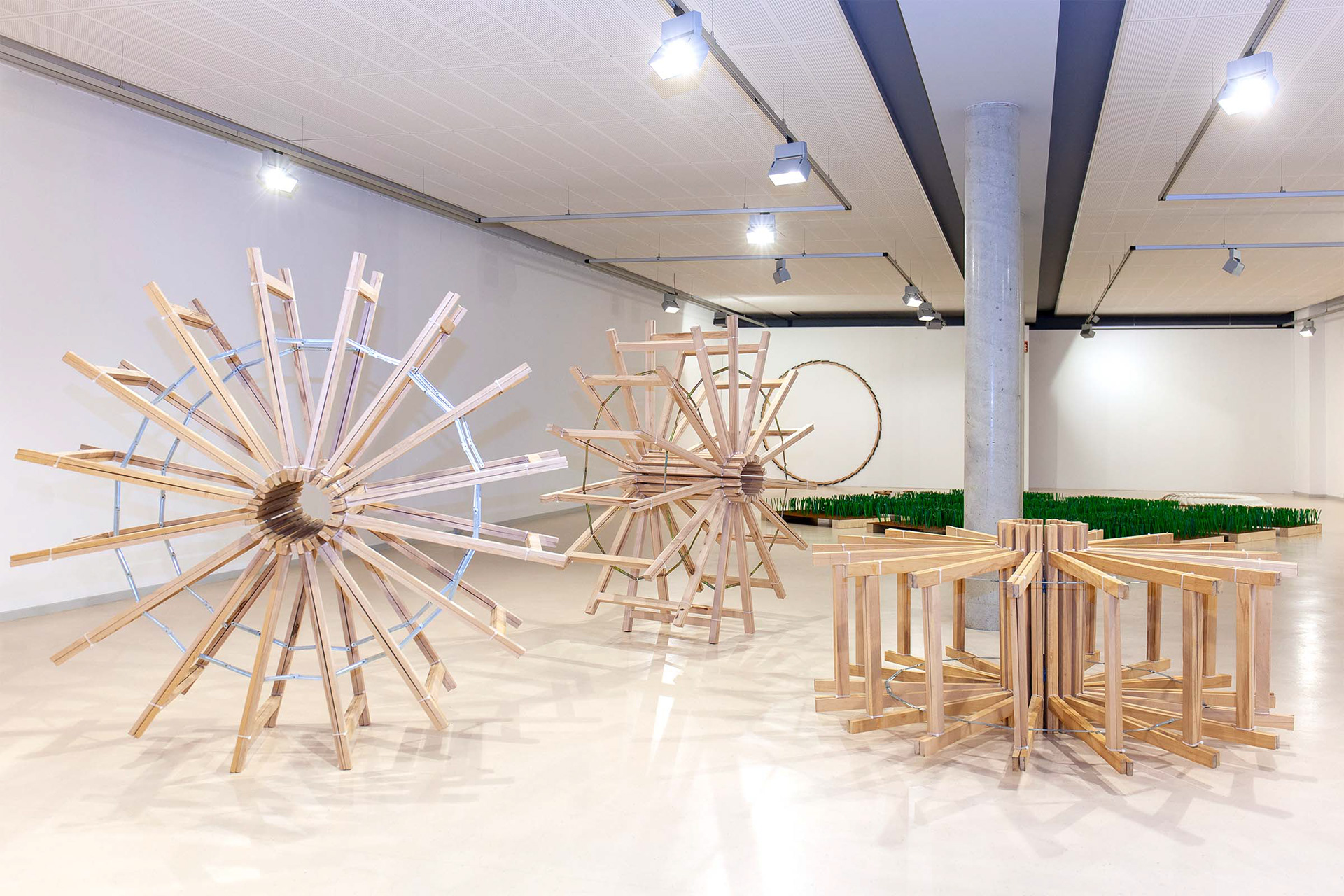 Ausstellungsansicht mit Arbeiten von Kristin Lohmann