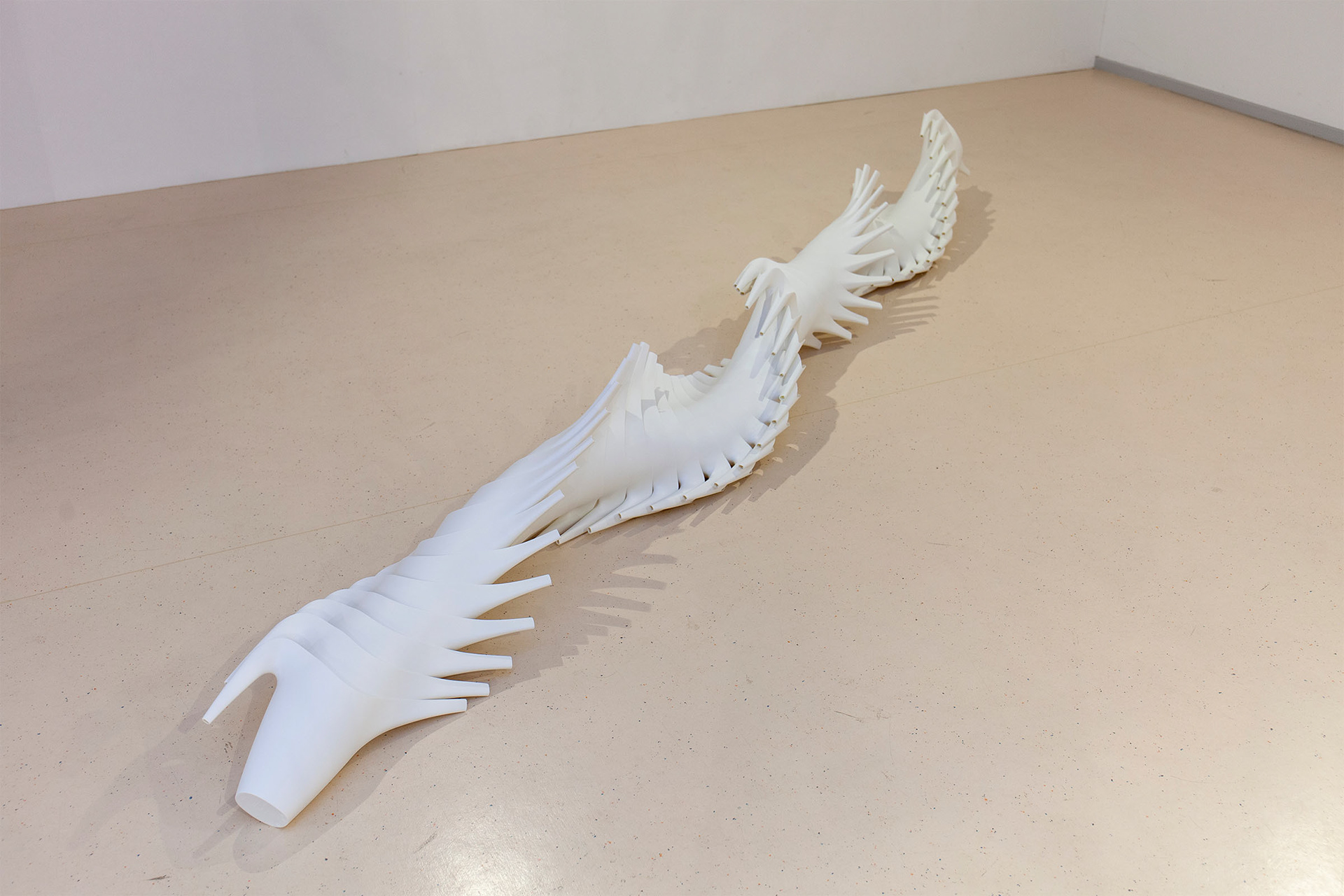 Skulptur von Kristin Lohmann – zeitgenössische Kunst aus Alltagsgegenständen