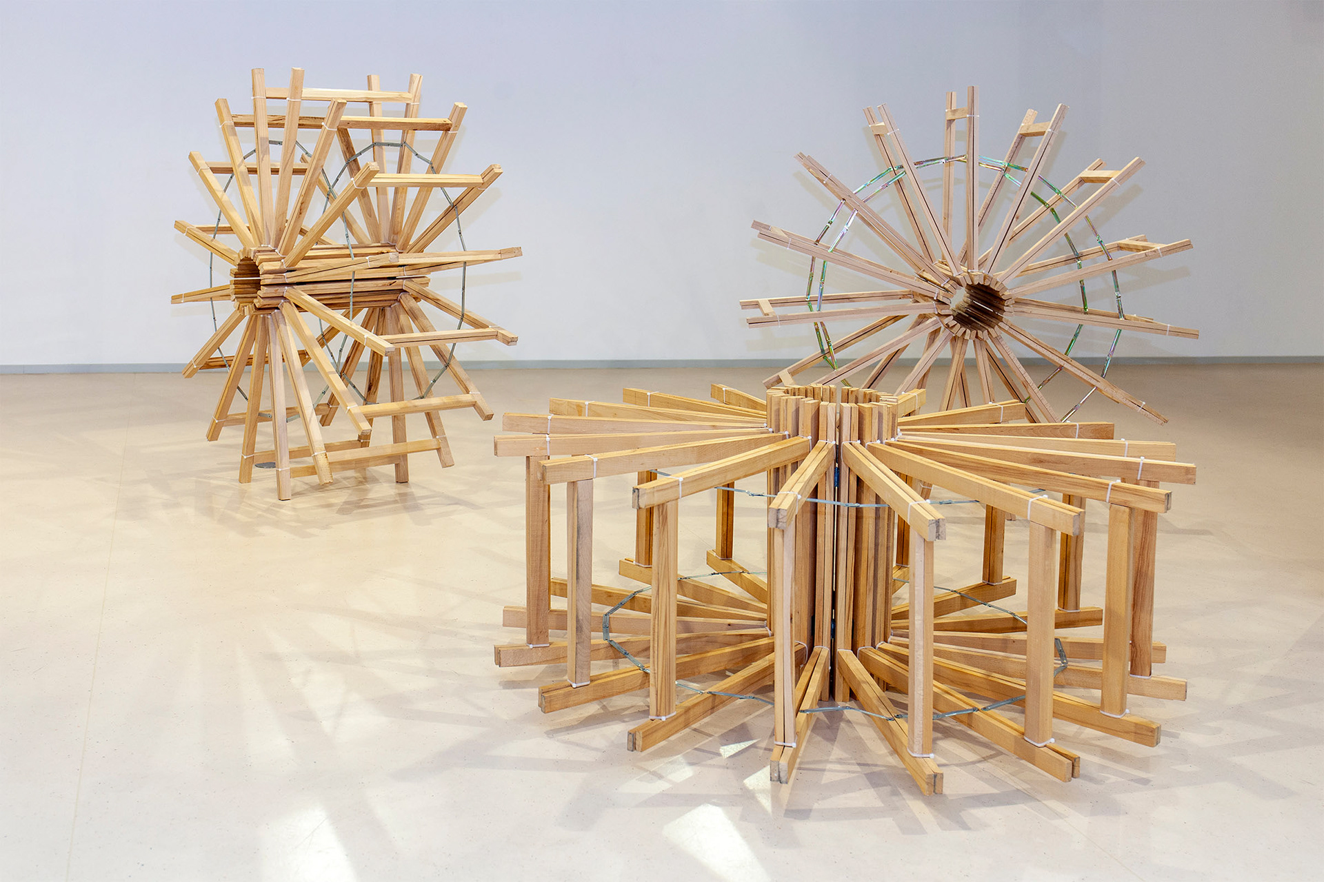 Ausstellungsansicht mit Arbeiten von Kristin Lohmann