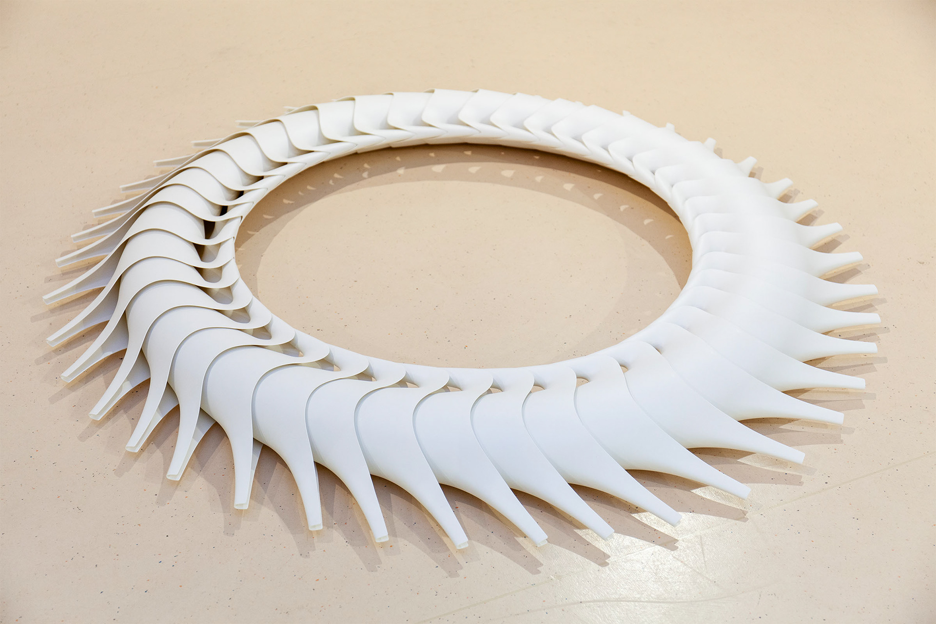 Kristin Lohmann – Kunstwerk aus bekannten Alltagsgegenständen