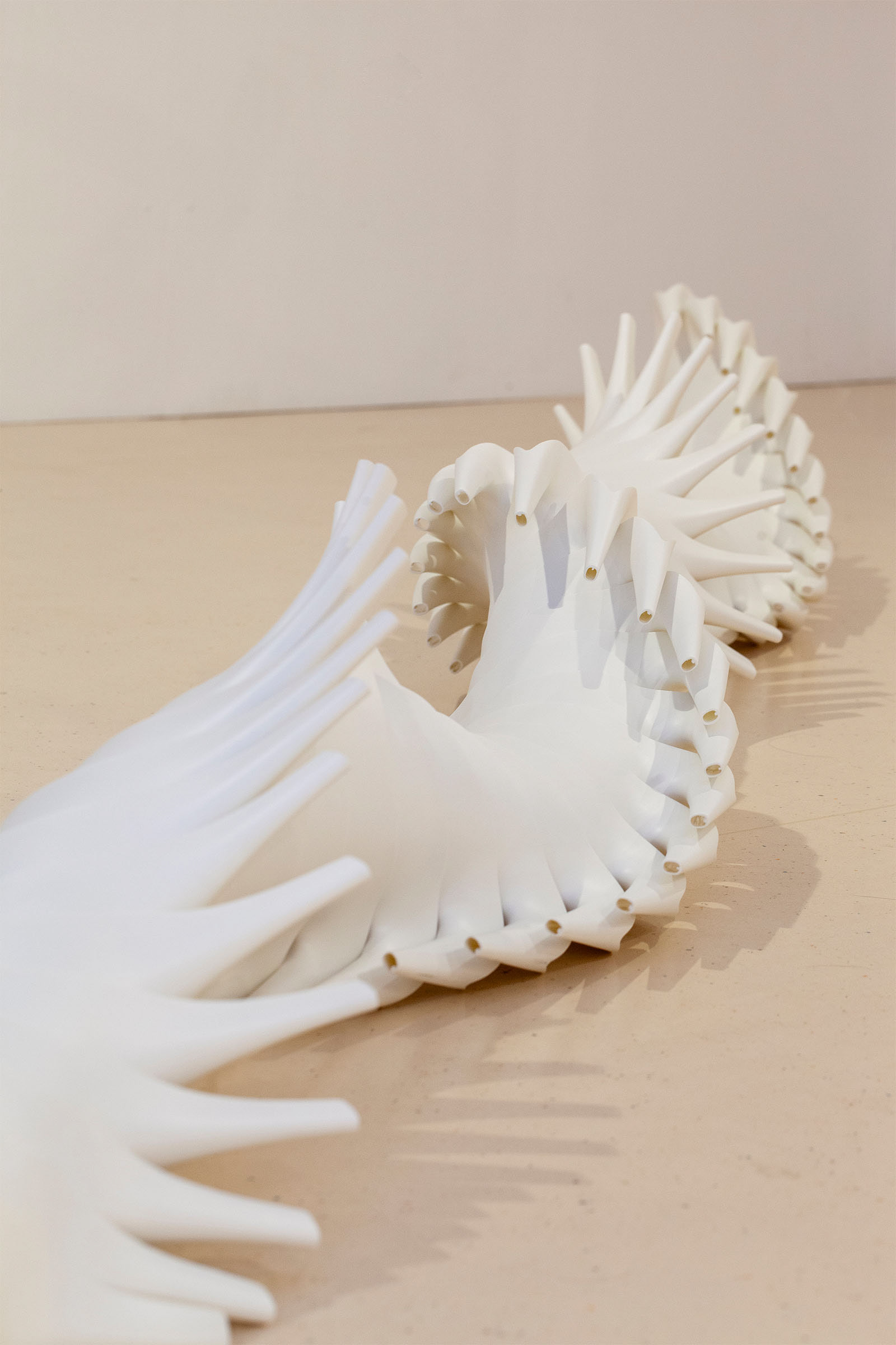 Skulptur von Kristin Lohmann – zeitgenössische Kunst aus Alltagsgegenständen