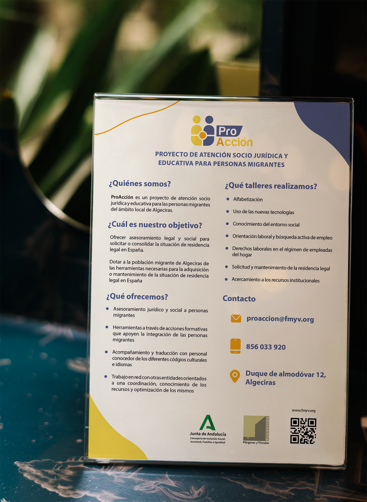 expositor a4 con información