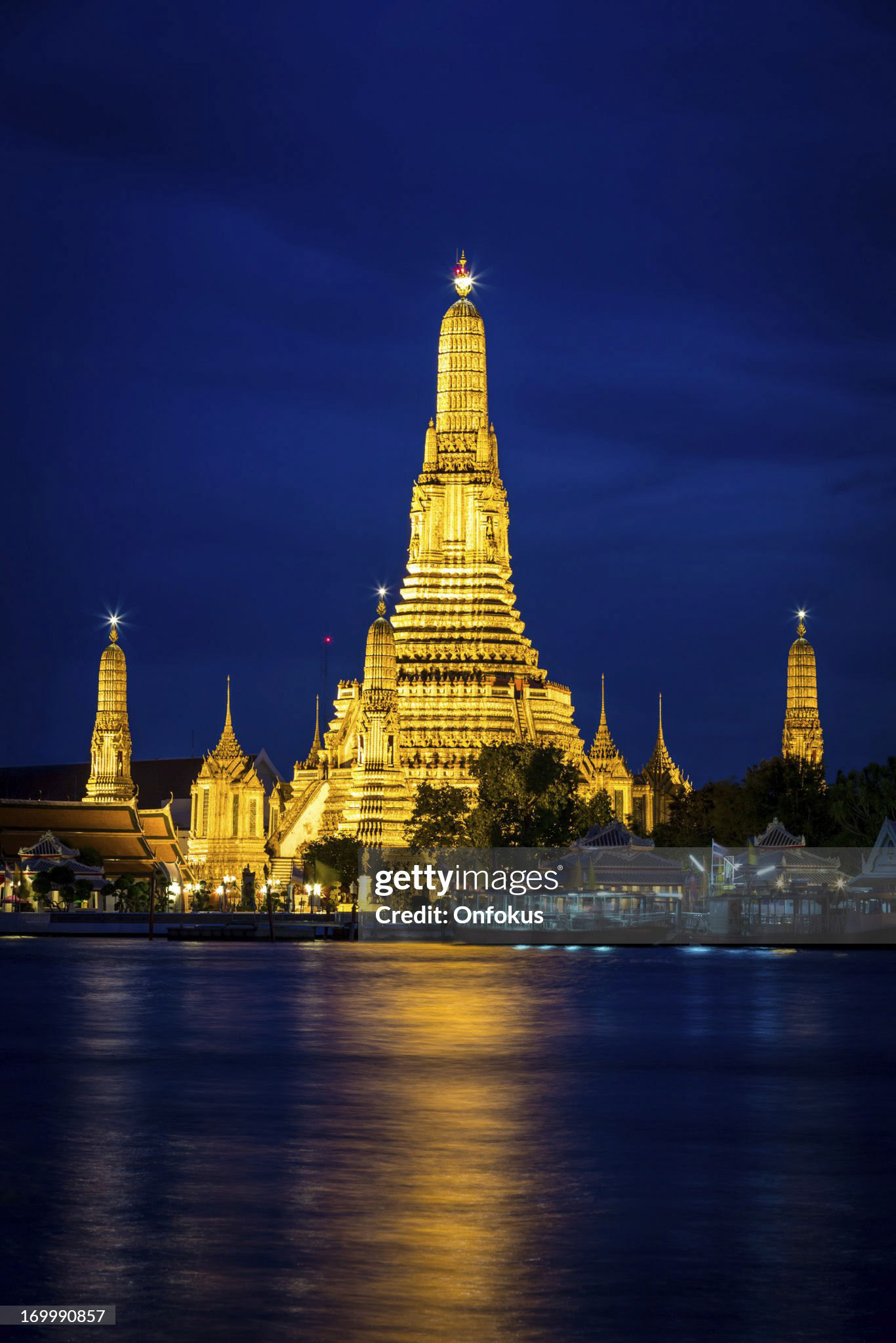 Wat Arun Temple at Dusk and Illuminated, Bangkok, Thailand