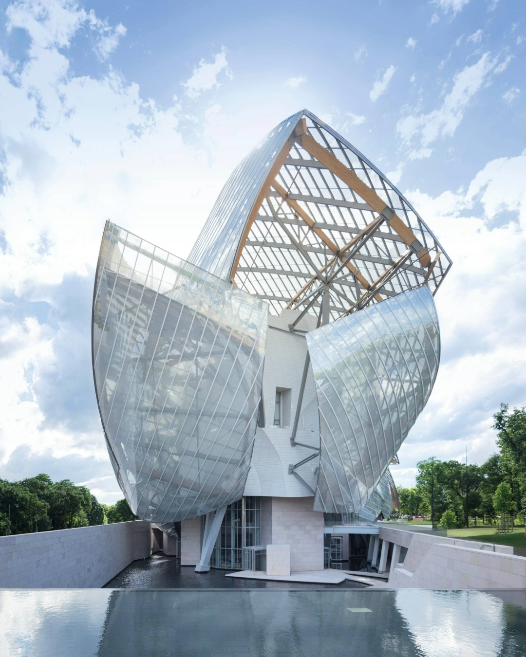 5. © Gehry Partners, LLP and Frank O. Gehry © Iwan Baan 2014