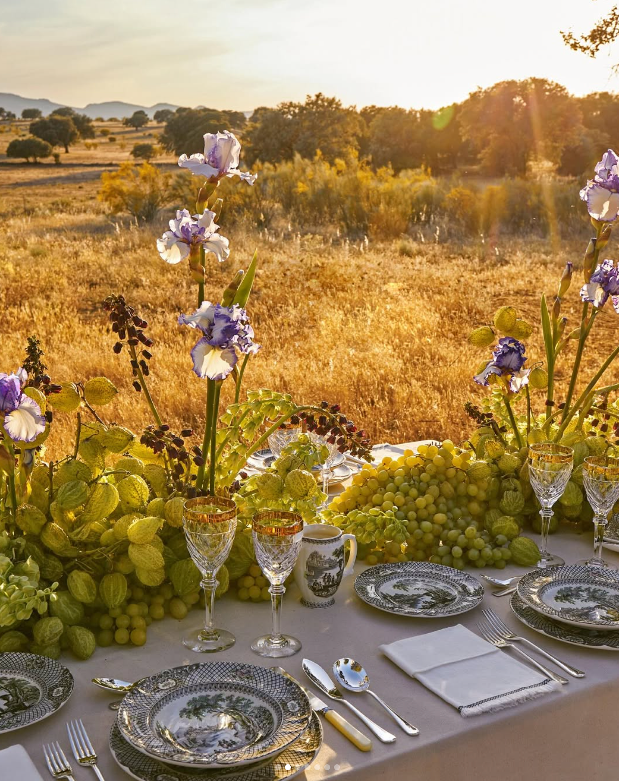 Styled Shoot for MFS. Photography: Estudio Seiva. Florals: Estudio Seiva and Anila Flowers. Art Director: Manuel Godoy Pareja