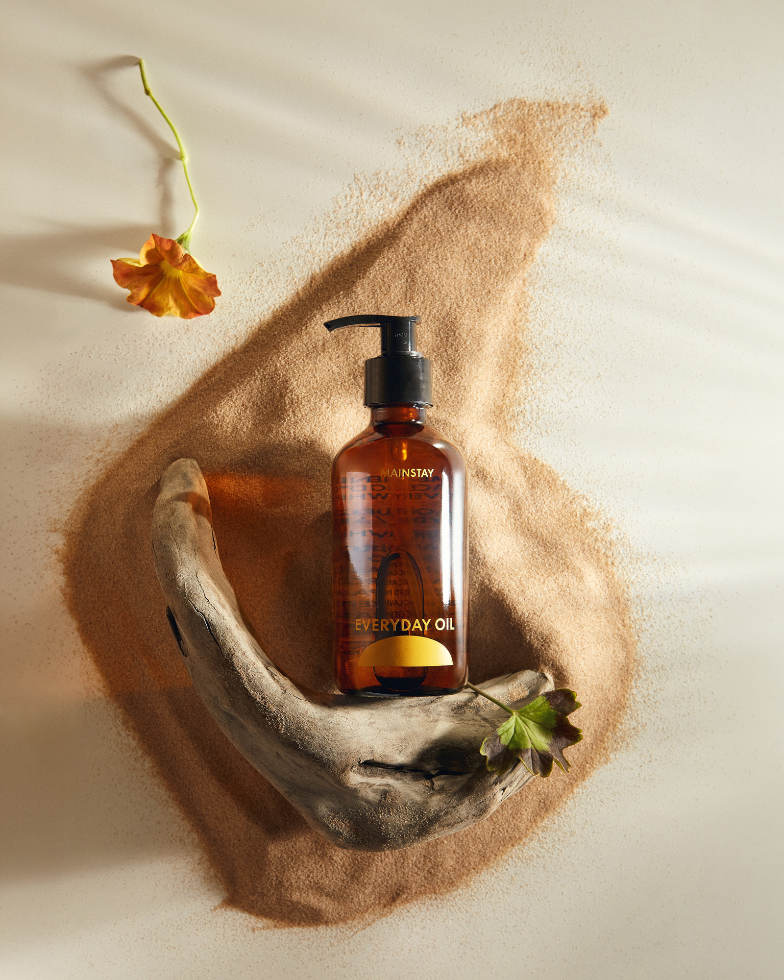 Styled Shoot for EVERYDAY OIL. Product photo + Art: Estudio Seiva