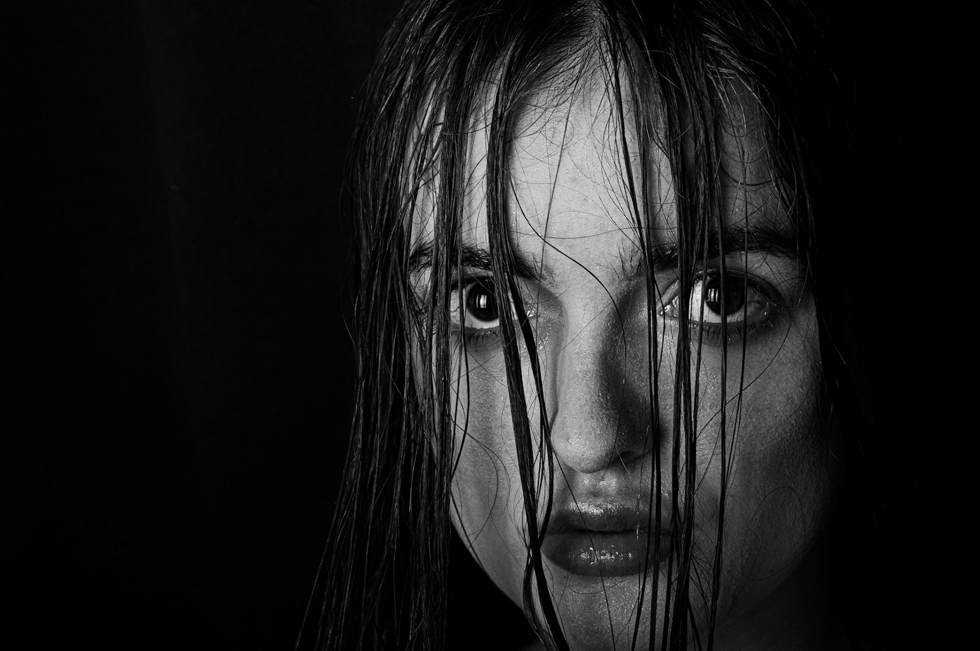 Intens vrouwelijk portret - close up