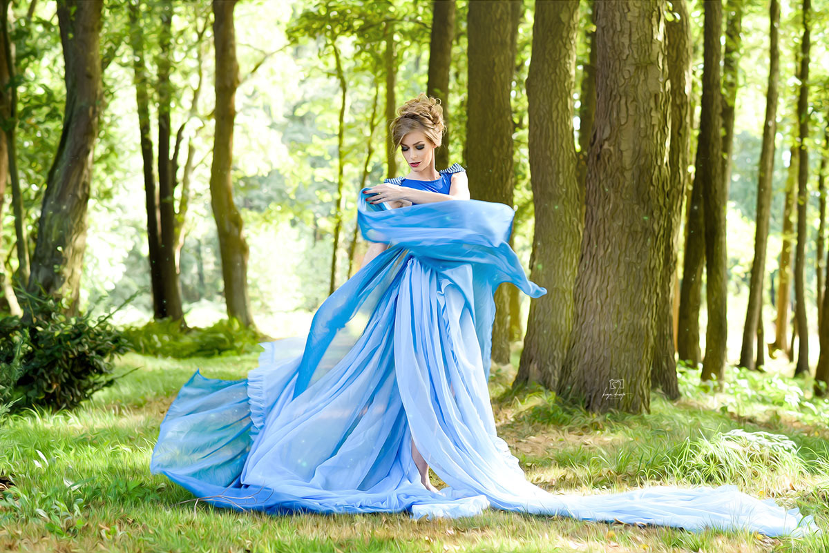 Modelka: Maja Suchecka :) Stylizacja Barbara Szymaniuk Sukienka: Kamila Wieczorek MUA: Jagoda Kaczmarek Fryzura: Piotr Rybarczyk Miejsce: Stary Młyn w Brzeźnicy Organizatorzy: Angelika Kubik i Karolina Ałdaś fot. Kinga Dziwota Kinga KD