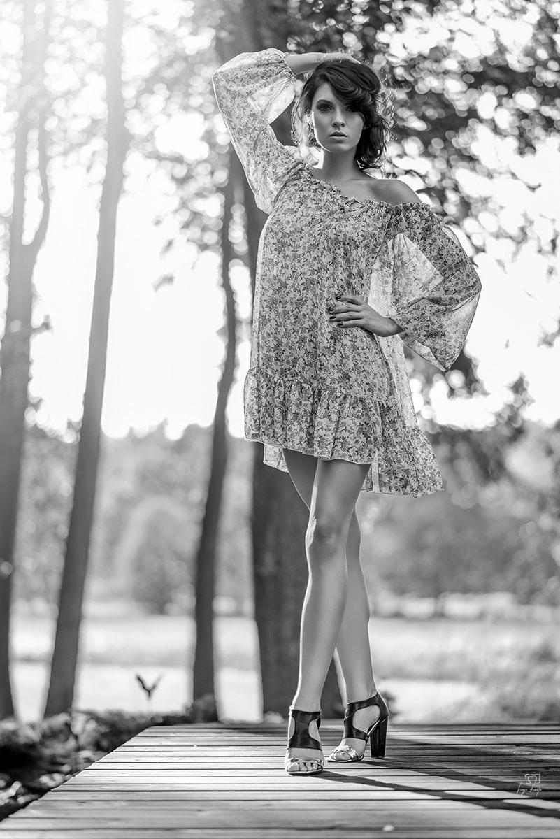 Plener wierszem pisany w Stary Młyn w Brzeźnicy Modelka: Izabela Tyszkowska Stylizacja, MUA i organizator: Angelika Kubik Fryzura: Piotr Rybarczyk Fot. Kinga Dziwota Organizacja: Karolina Ałdaś