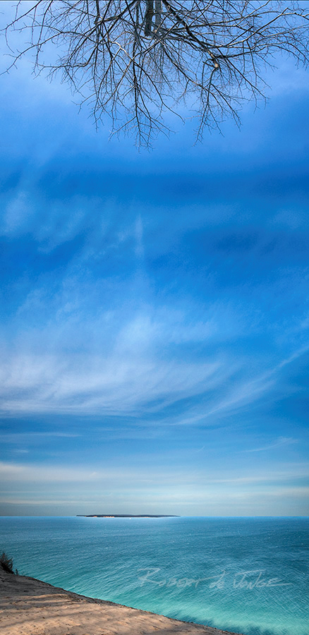 An overhead panorama of the sky at Pyramid Point — Blue sky, wispy clouds