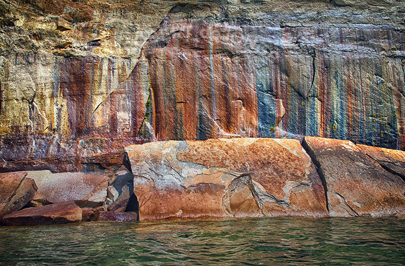 Pictured rocks, limestone, minerals, seeping, Colors, Lake superior, Great lakes, National Park