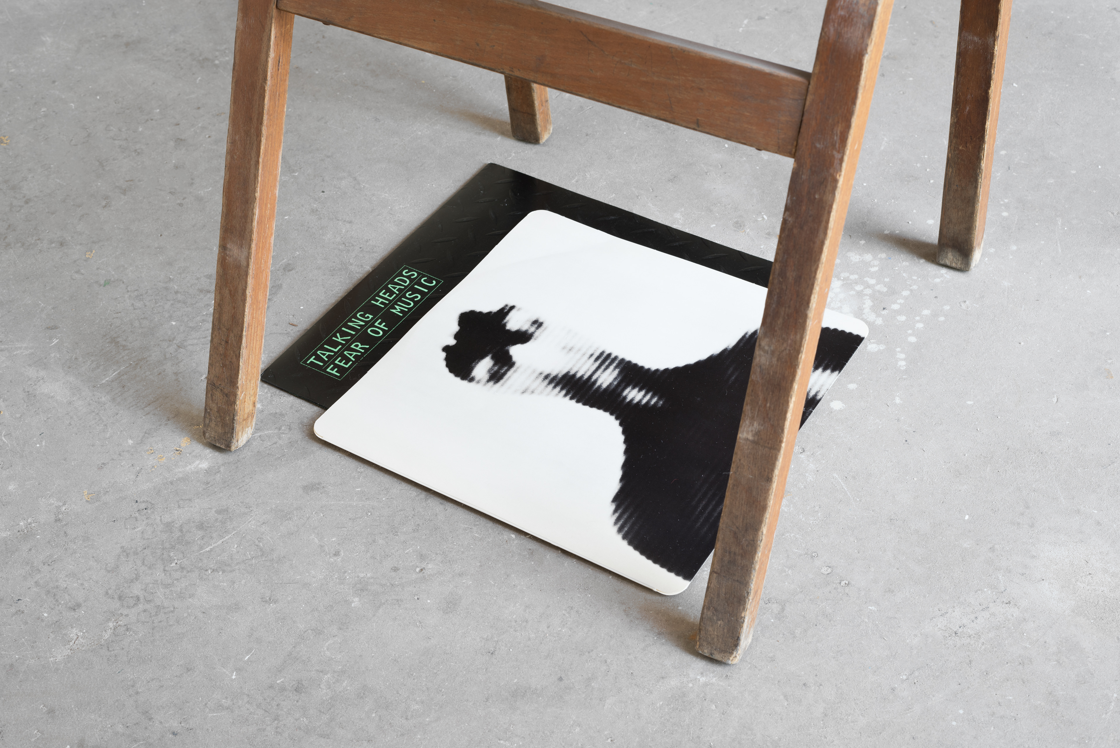 Audiophilia, Katy Bentham, 2016, live performance with record player, lamp and microphone, 19:30-19:40pm 11/05/16