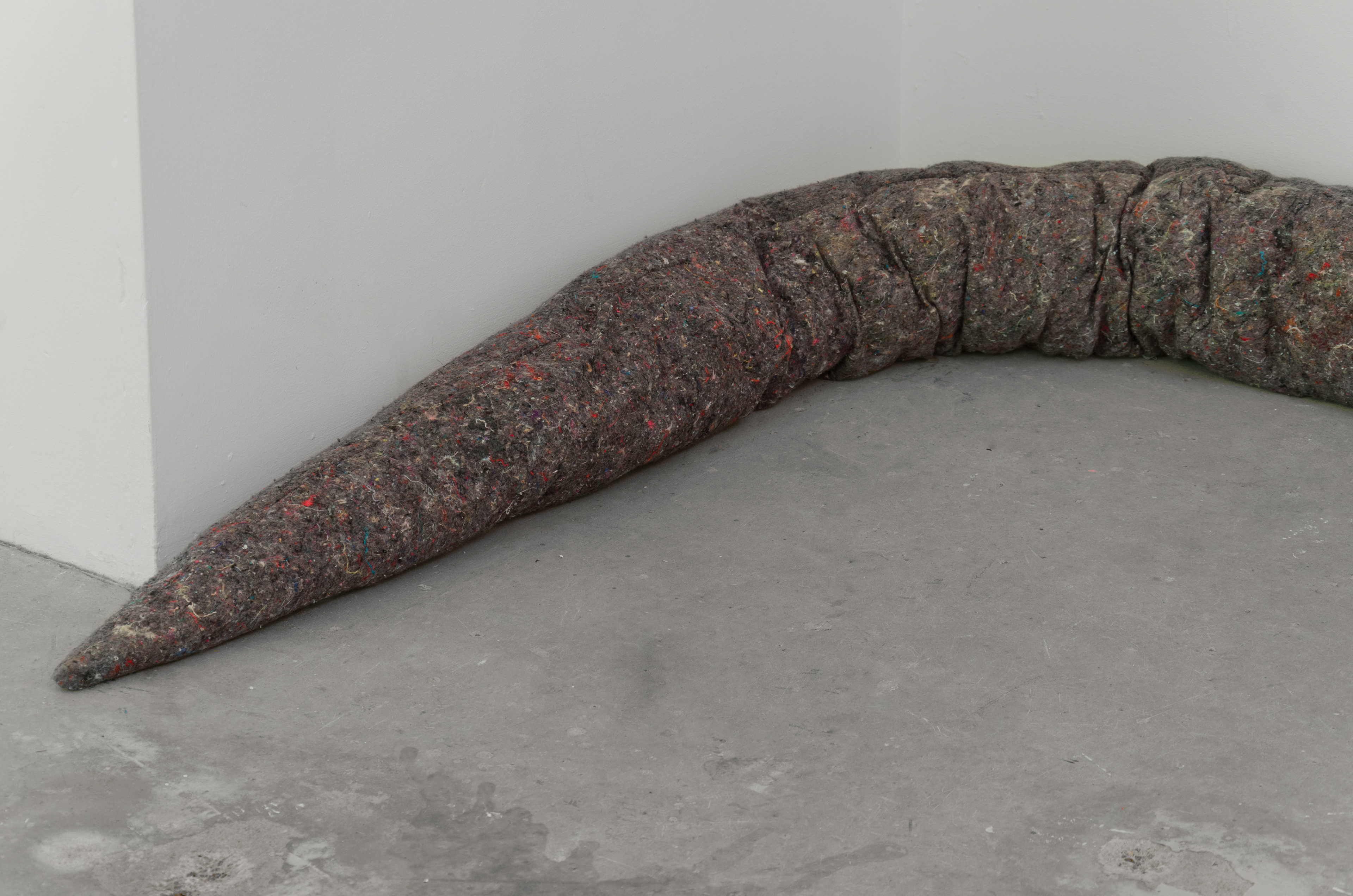 Snake Hugs; Sara Nunes Fernandes, 2013; Fleece; 20 × 20 × 3600cm