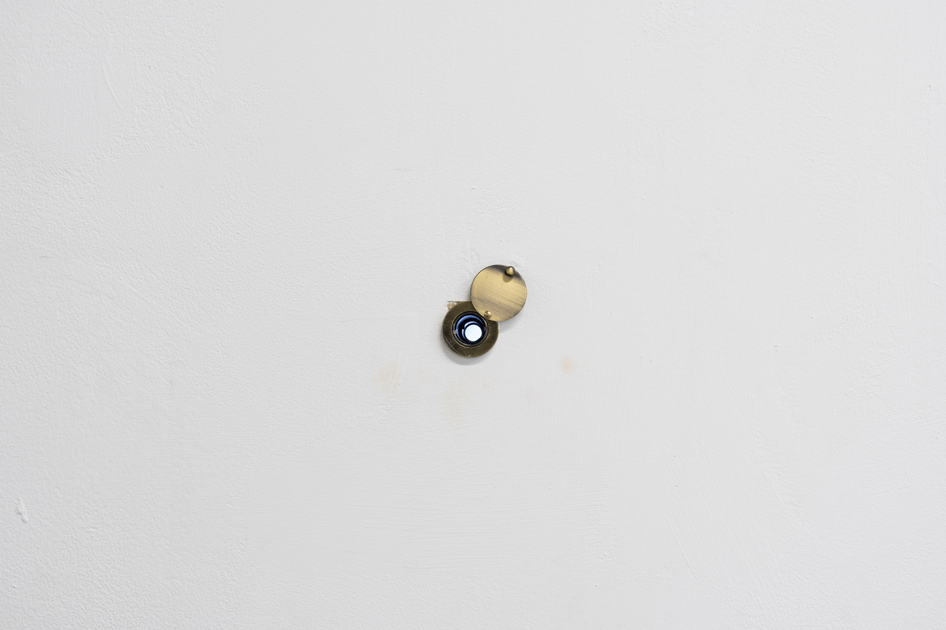 Peep; Polina Efrimova & Daria Mikhailova, 2023; peephole, video; 11:26