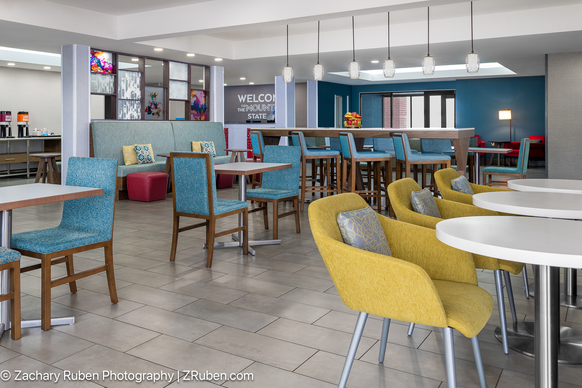 Breakfast Seating Area at Hampton Inn Martinsburg