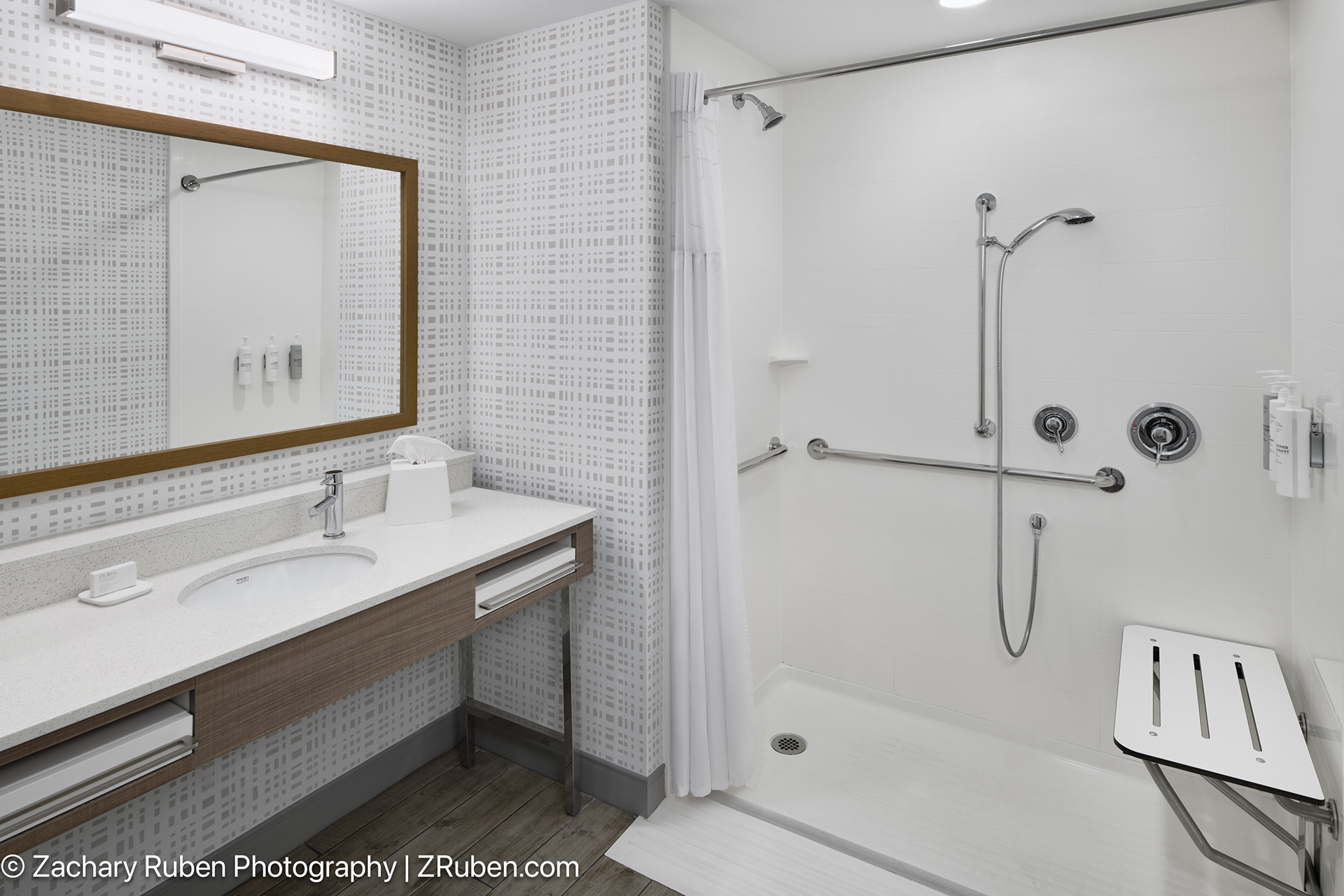 ADA Roll-In Shower at Hampton Inn & Suites Syracuse Airport/North