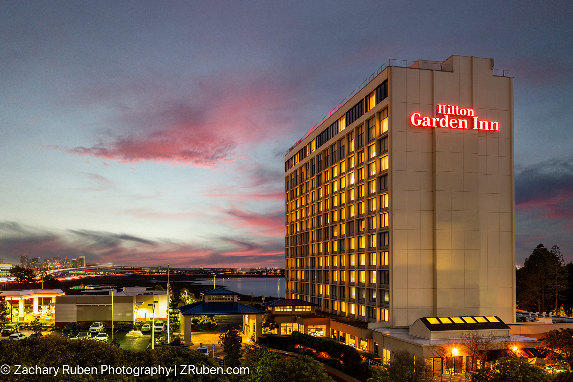 Exterior Sunset at Hilton Garden Inn San Francisco Oakland Bay Bridge