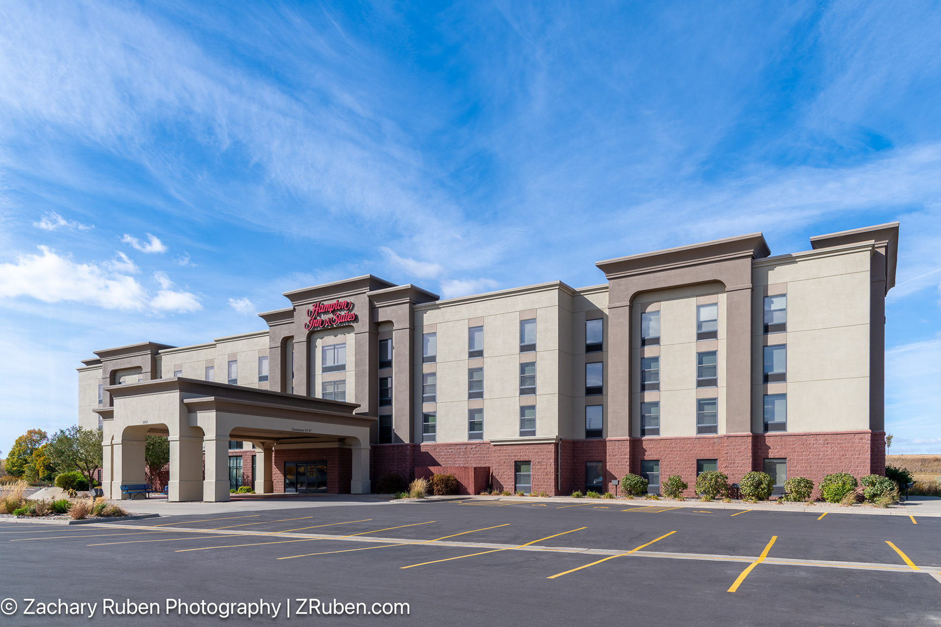 Exterior Day at Hampton Inn & Suites Brookings