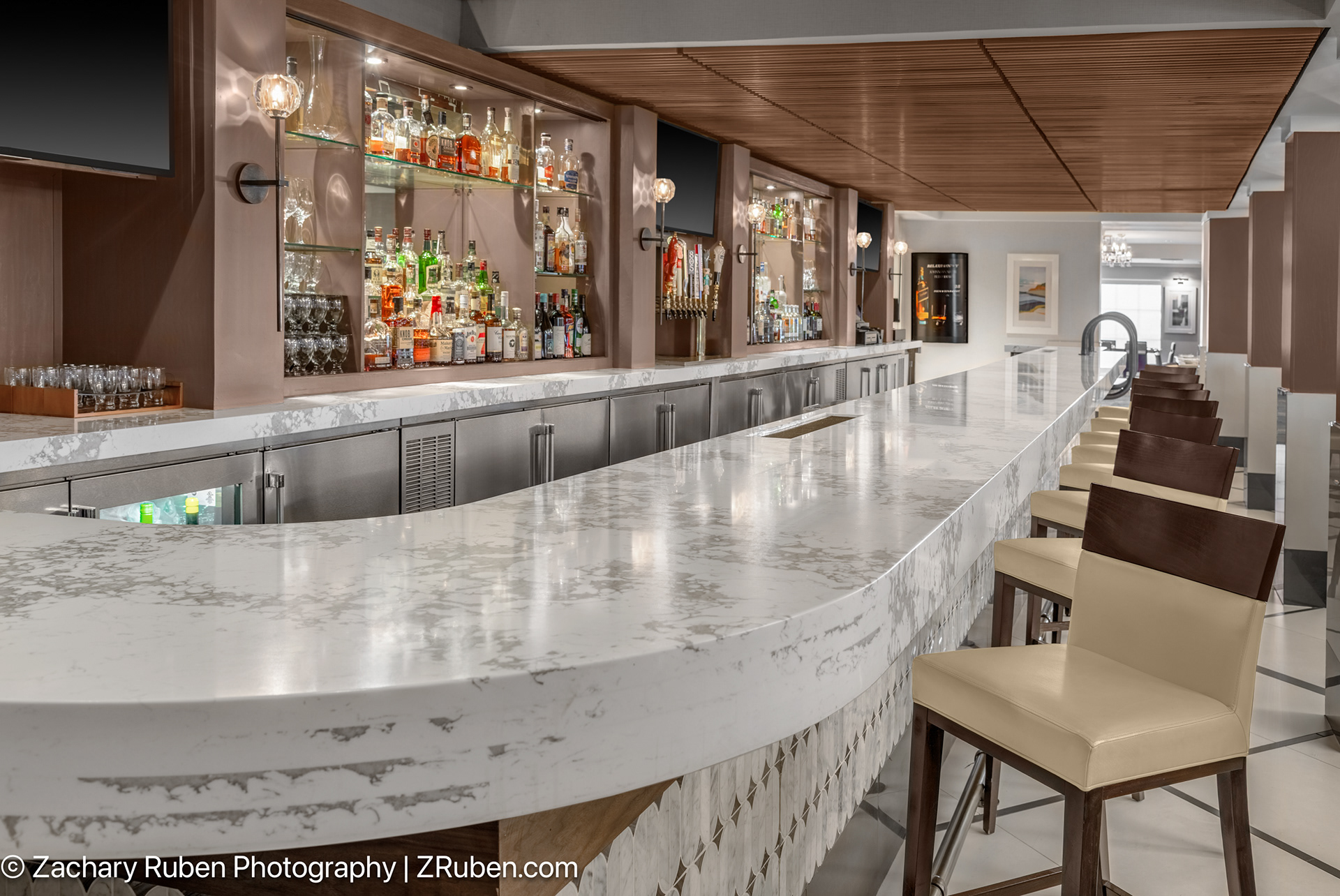 Long Bar at Courtyard Palo Alto Los Altos