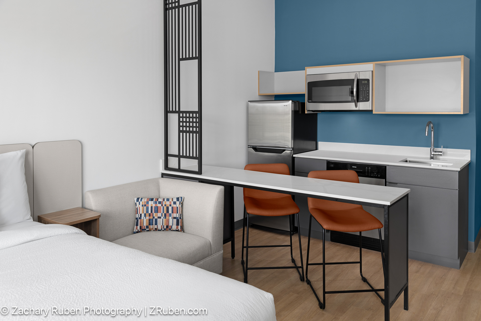 Kitchenette without Stovetop in One Queen at StudioRes LaGrange