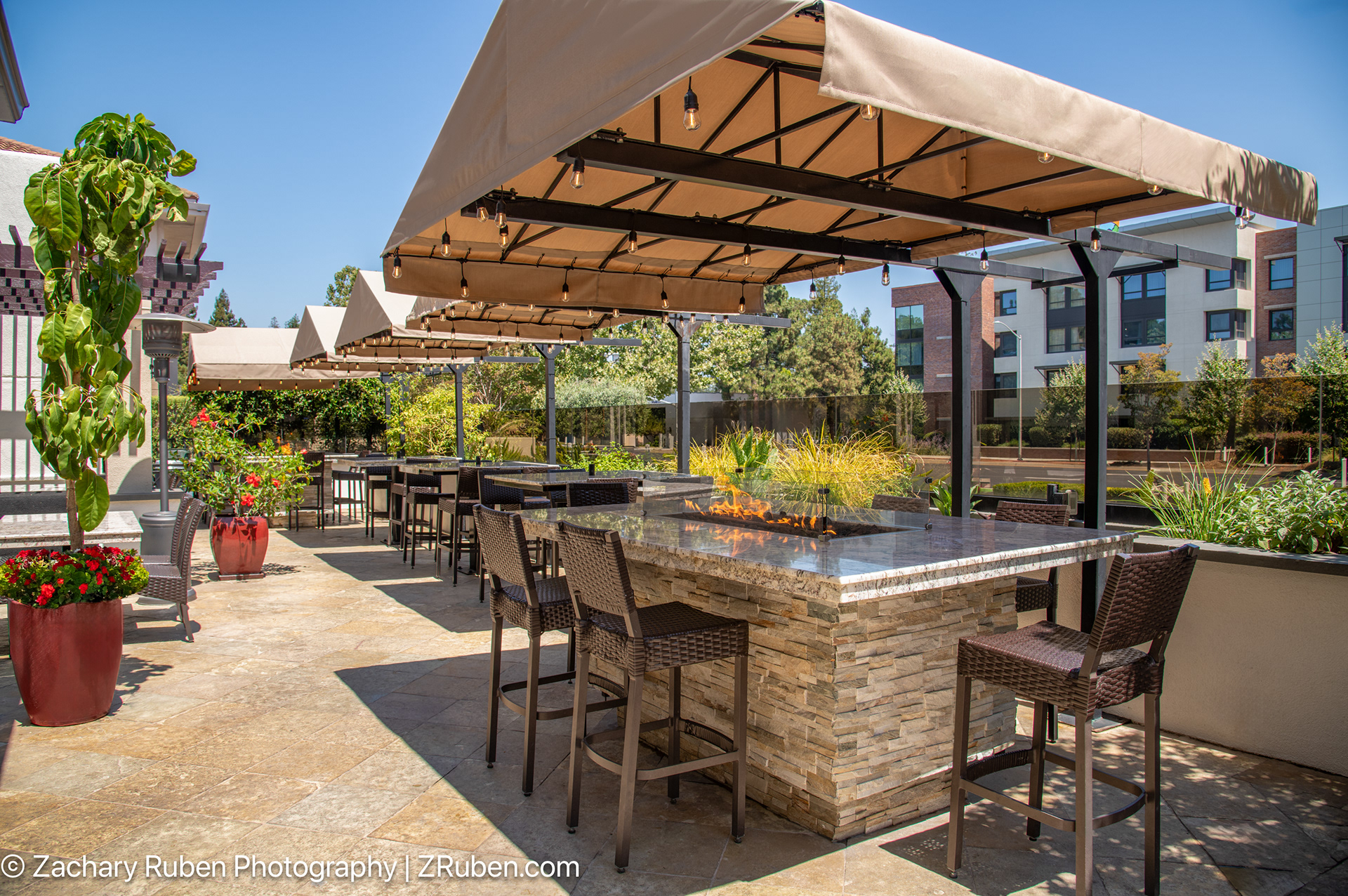 Outdoor Patio at Courtyard Palo Alto Los Altos