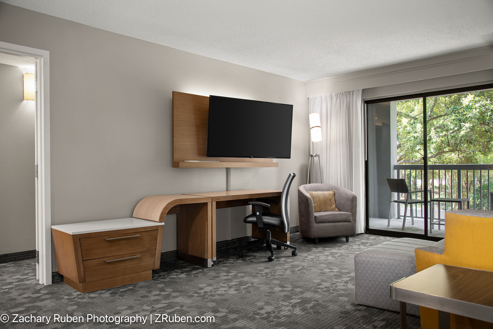 Suite Living Room at Courtyard Lafayette Airport