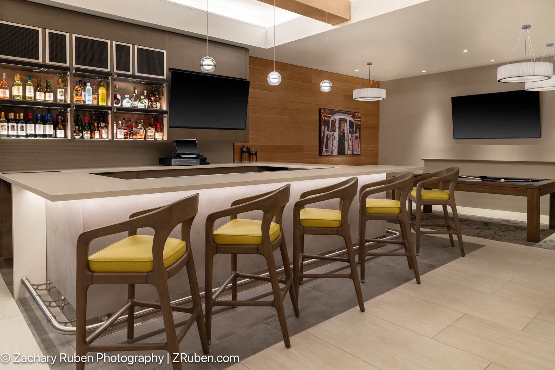 Back Room Bar at Hilton Garden Inn New York/Manhattan-Midtown East