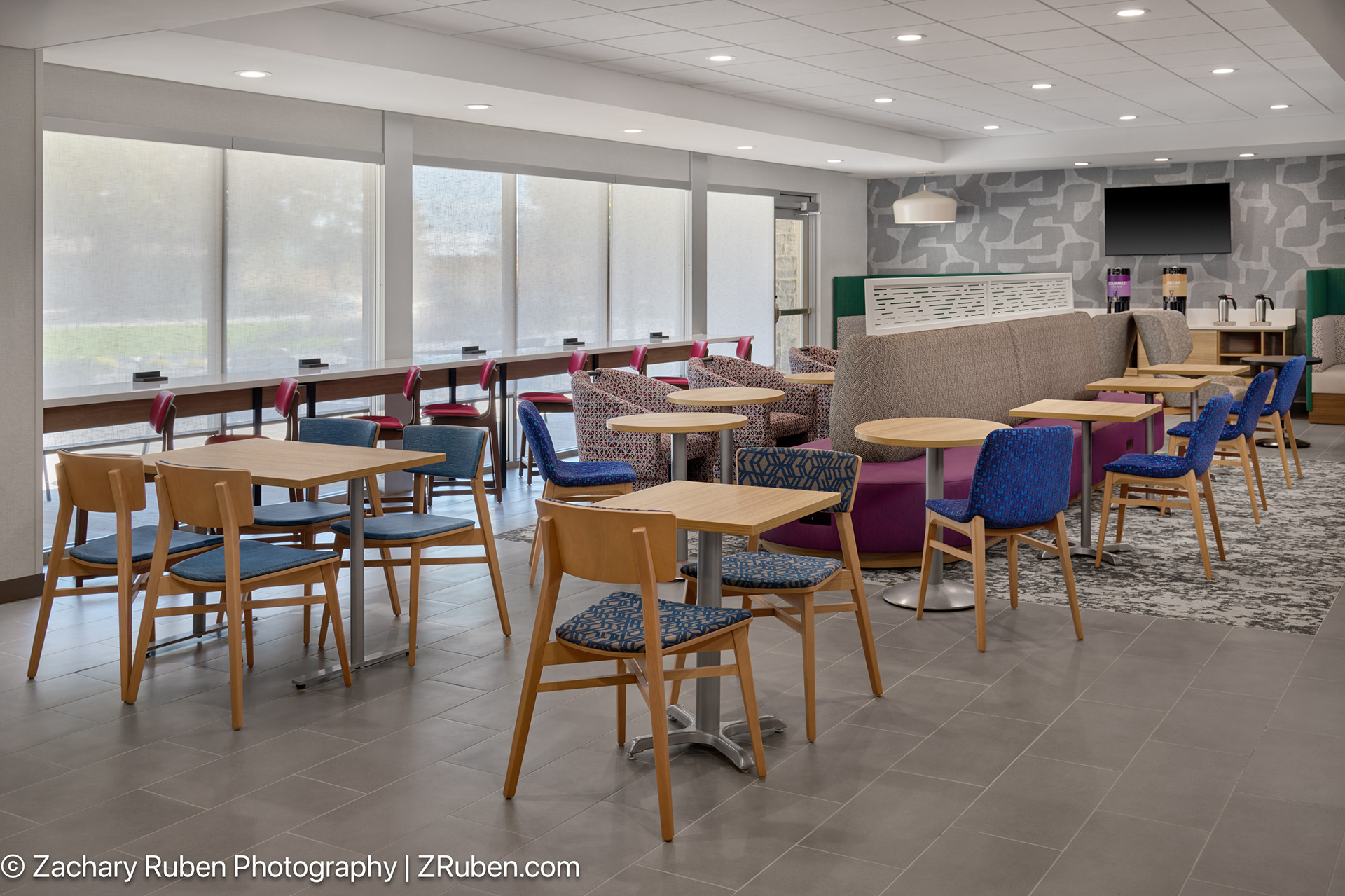 Breakfast Seating Area at Home2 Suites Frankenmuth