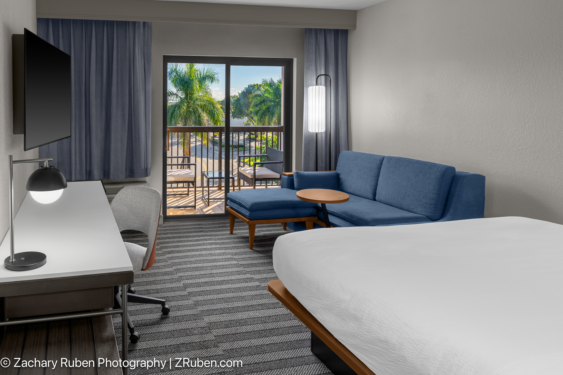 King Guest Room at Courtyard Fort Lauderdale Coral Springs