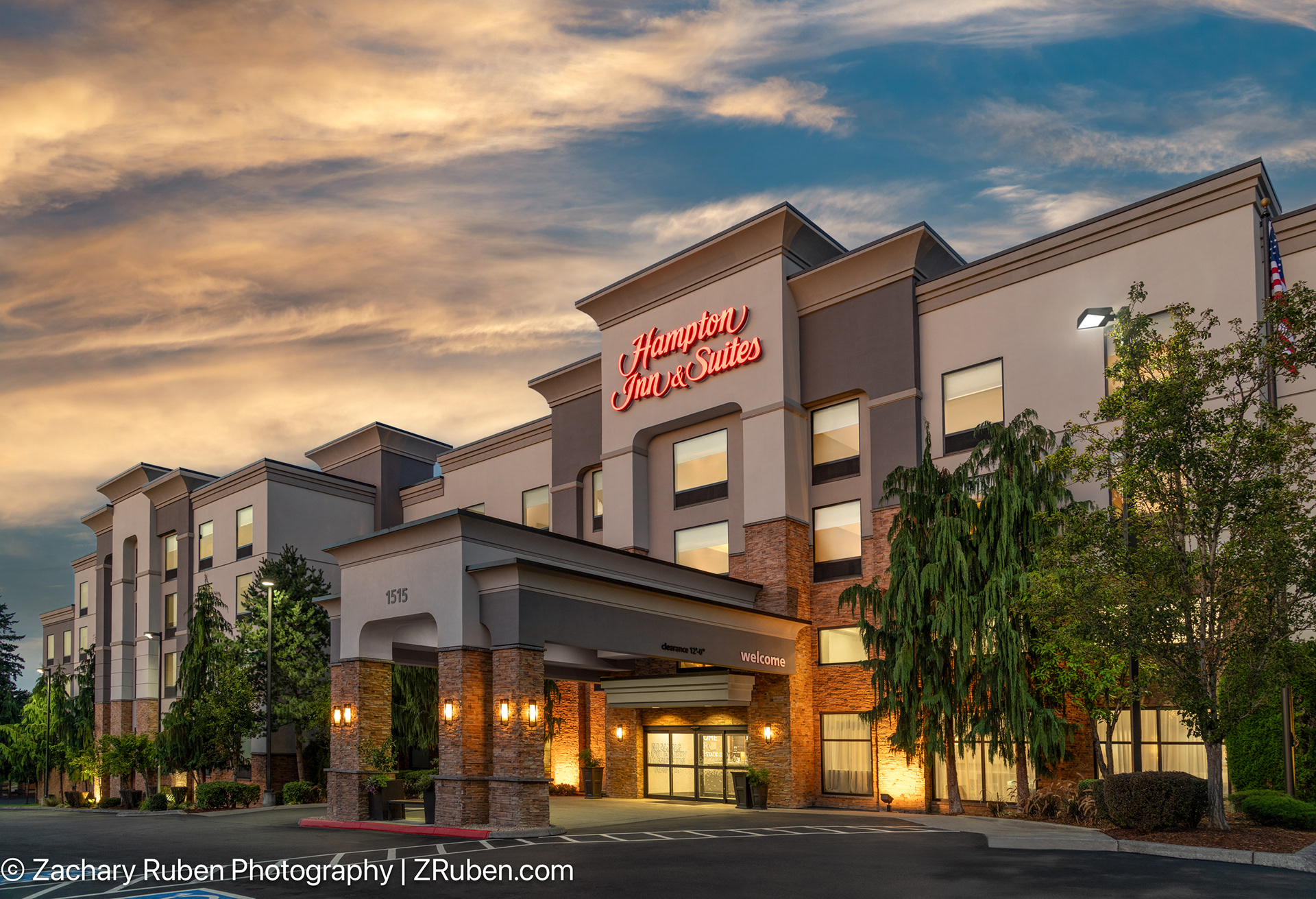 Exterior Dusk at Hampton Inn & Suites Tacoma/Puyallup