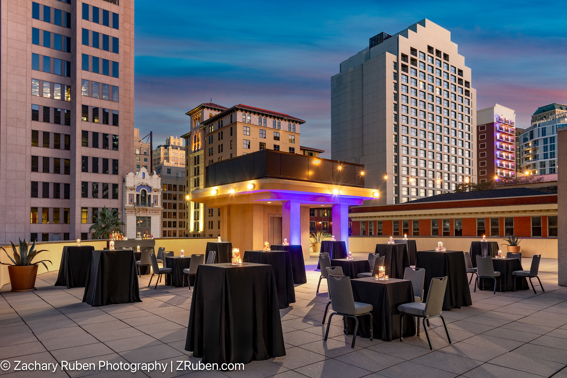 Upper Deck at Embassy Suites San Antonio Riverwalk Downtown