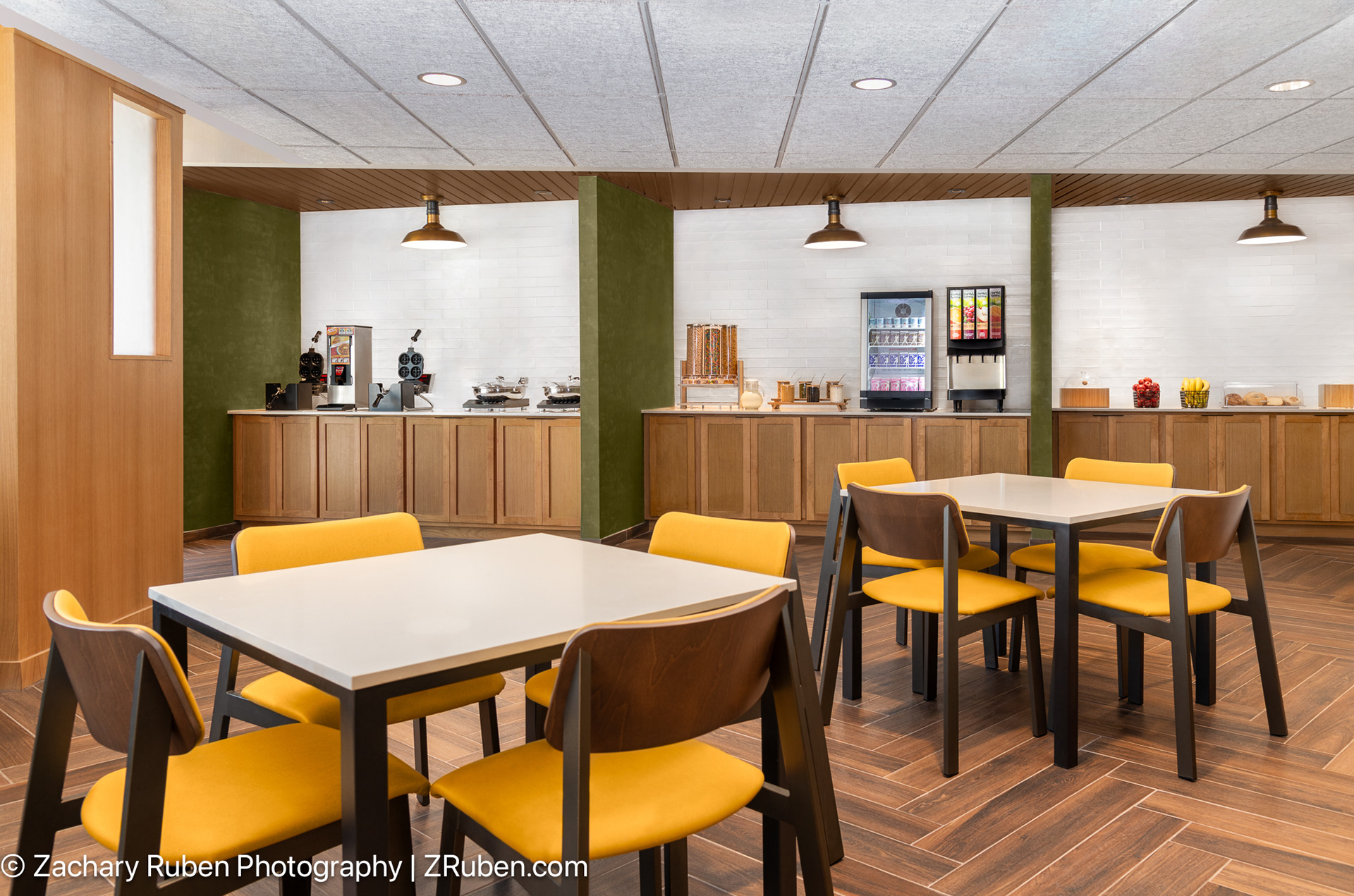 Breakfast Area at Fairfield Inn & Suites Kansas City at the Legends