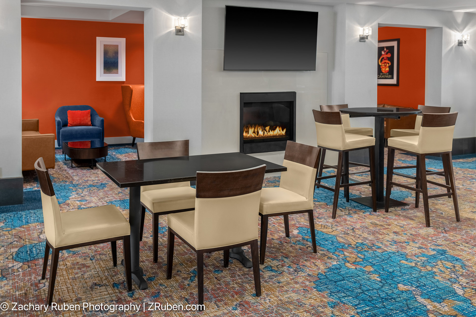 Seating at Courtyard Palo Alto Los Altos