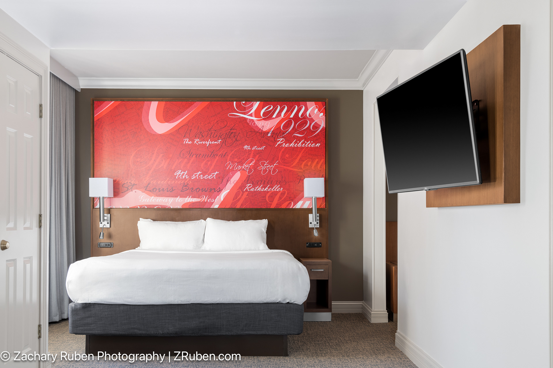 King Guest Room at Courtyard St. Louis Downtown