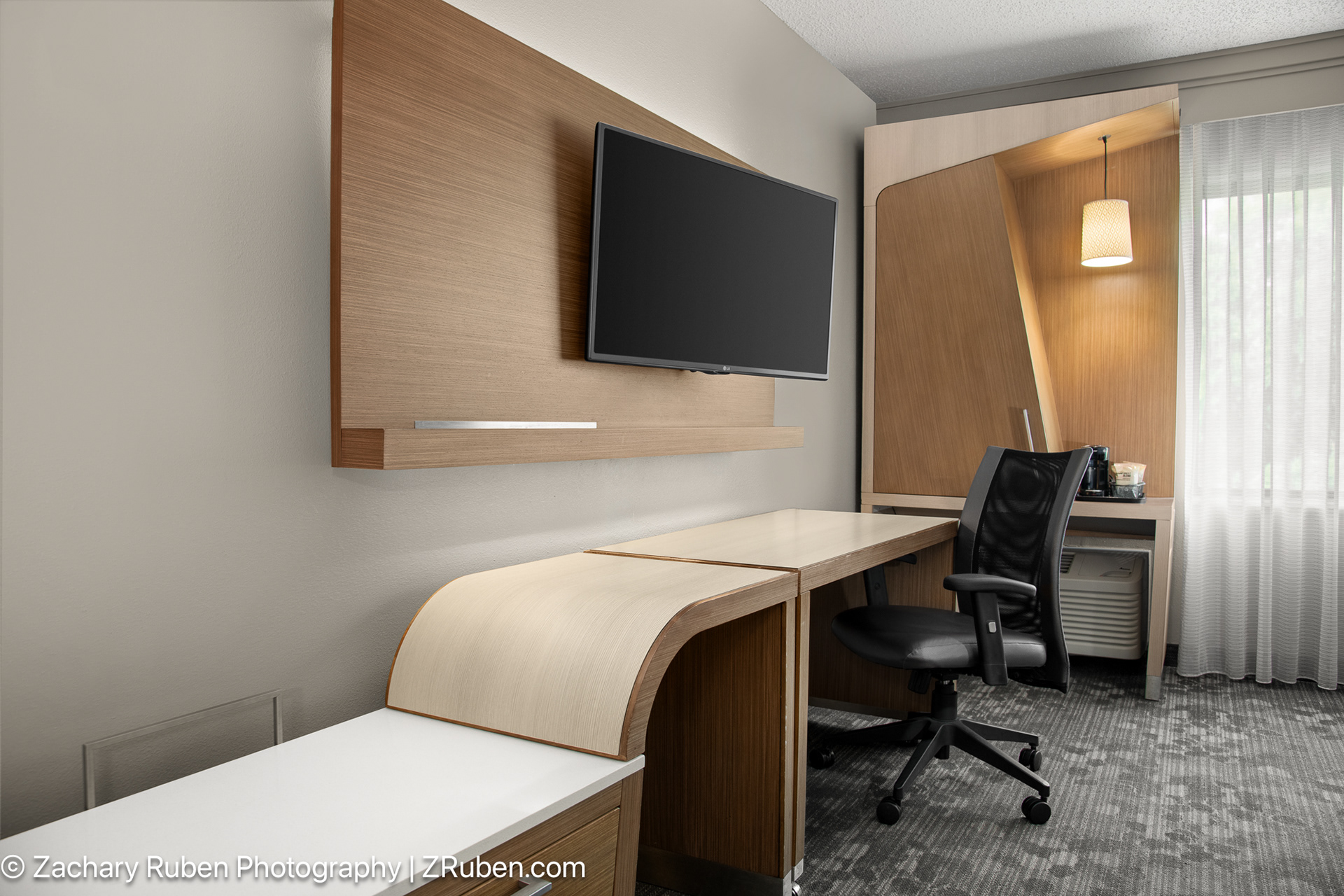 Guest Room Amenities at Courtyard Lafayette Airport