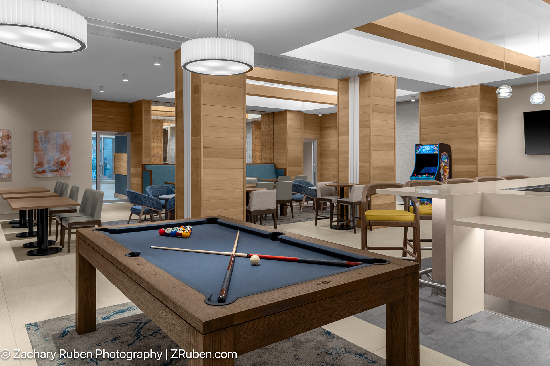 Back Room Bar at Hilton Garden Inn New York/Manhattan-Midtown East