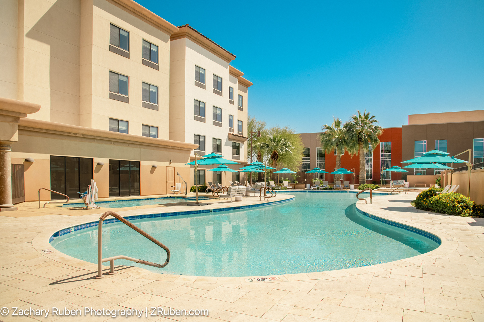 Outdoor Pool at Doubletree Phoenix-Gilbert