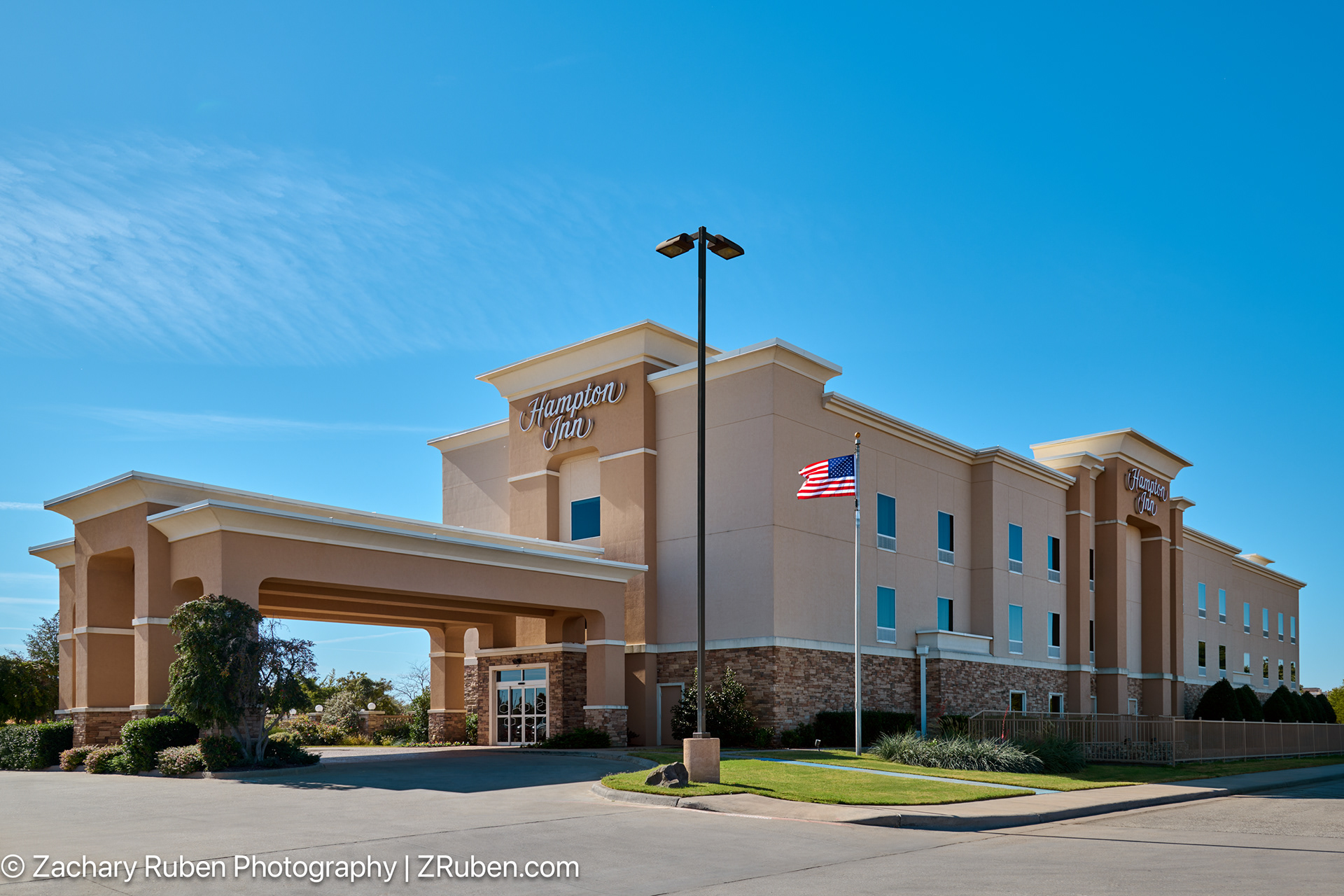 Exterior Day at Hampton Inn Vernon